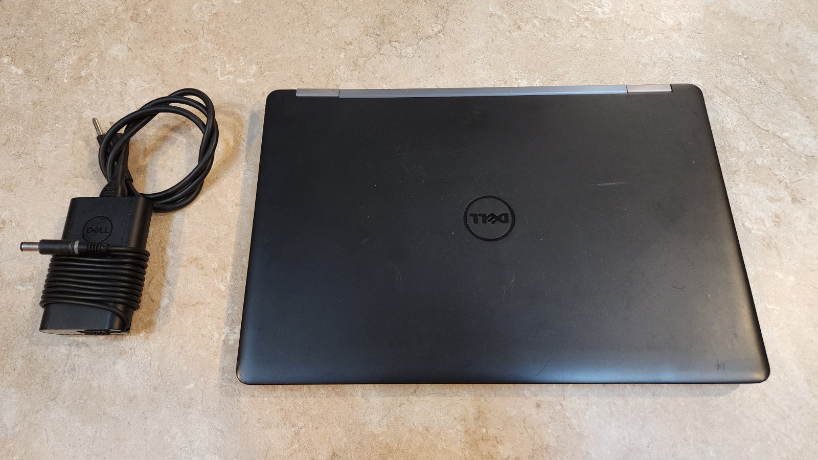 DELL LATITUDE E5570 15.6″ QUAD-CORE I5-6440HQ 256GB SSD 16GB RAM HDMI WIN11