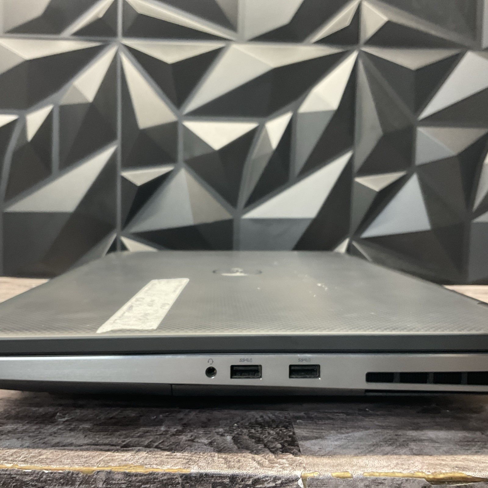 Dell Precision 7740 / Quadro RTX 3000 / BIG Screen / Ready For Windows / M15