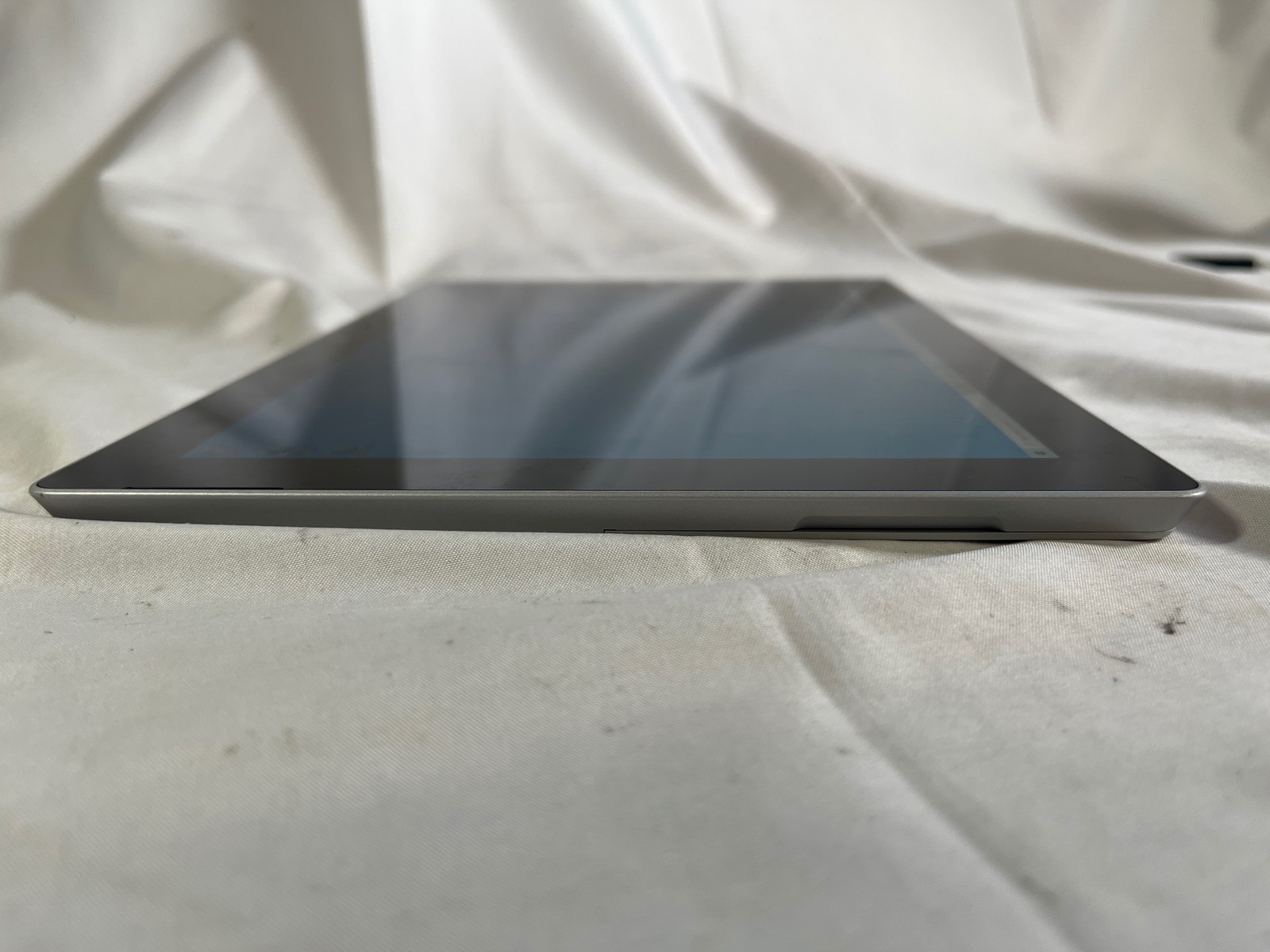 Microsoft Surface 3 Intel(R) Atom(TM) x7-Z8700 CPU @ 1.60GHz 2GB 63GB SSD 10.8″