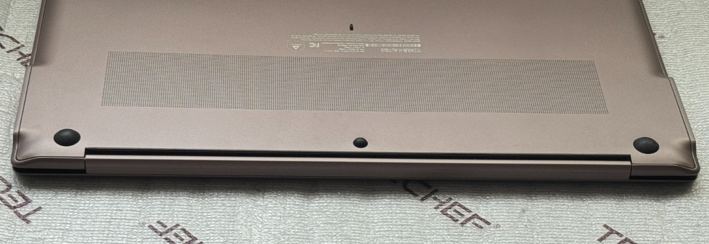 LG gram Max 17″ 2.5K Touch Laptop Ultra 7 355 32GB RAM 1TB SSD 17Z90UB-H.AU76U3