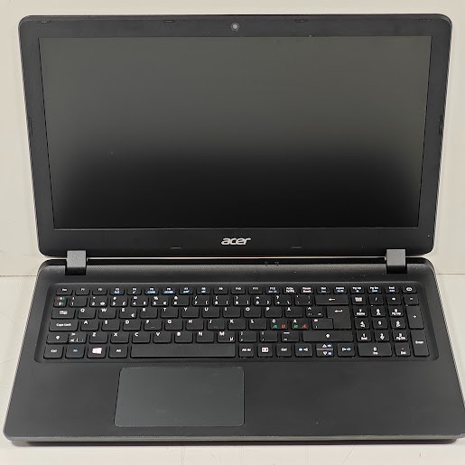 Acer Aspire ES1-523-223P Laptop – E1-7010, Radeon R2, 4GB RAM, No SSD, 15.6″ HD