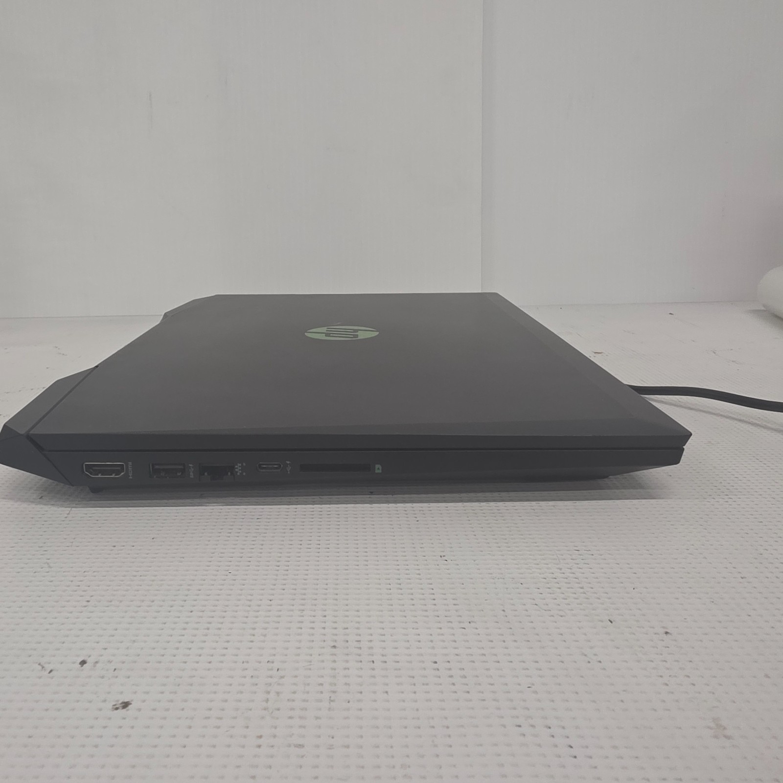 HP Pavilion Gaming Laptop 15-dk0056wm GTX 1650 (needs new battery & charger)