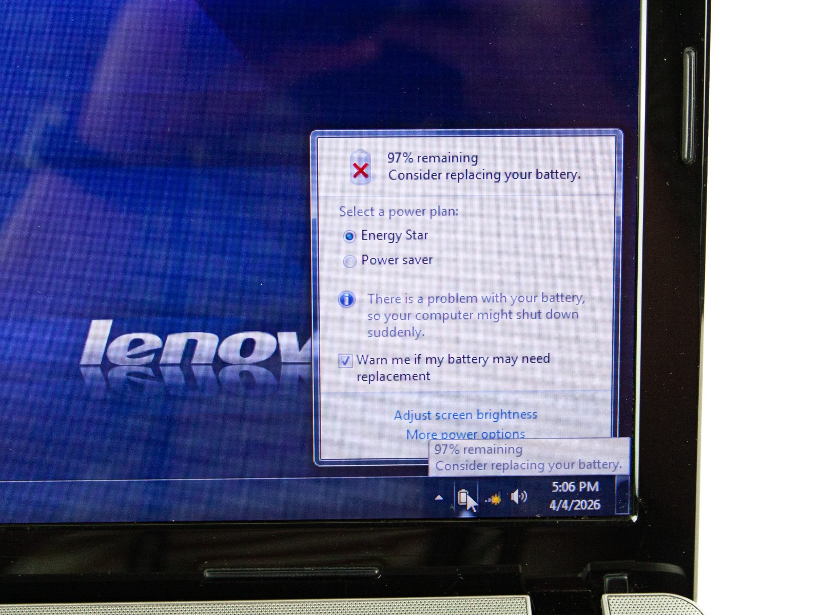 Lenovo IdeaPad Z560 15.6″ Laptop Intel i3 M380/2.53GHz/4 GB RAM/320GB HDD/Win 7
