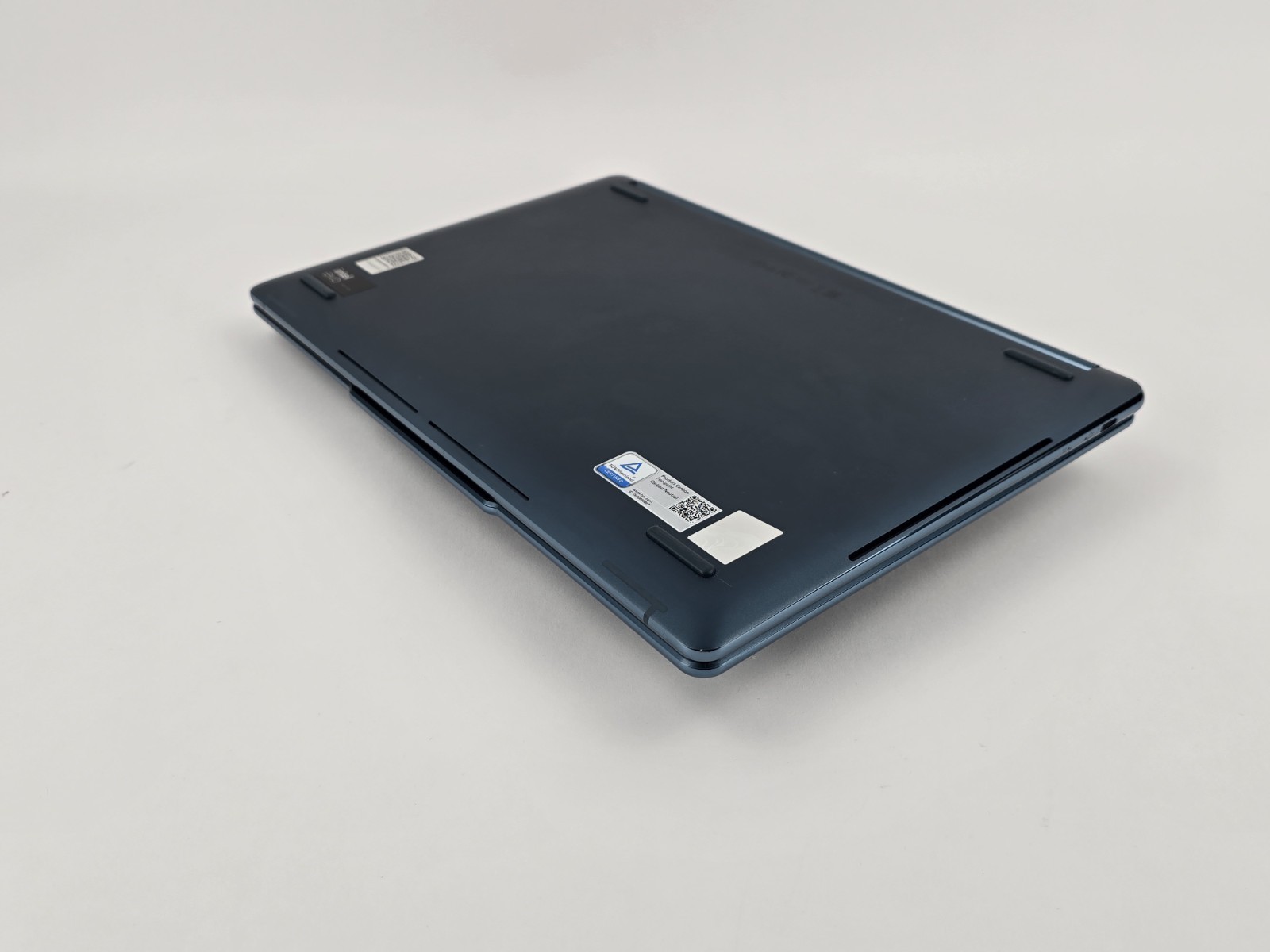 Lenovo Yoga Book 9i Dual 13.3″ 2.8K OLED Ultra 7 155U 16GB 1TB – Used – READ