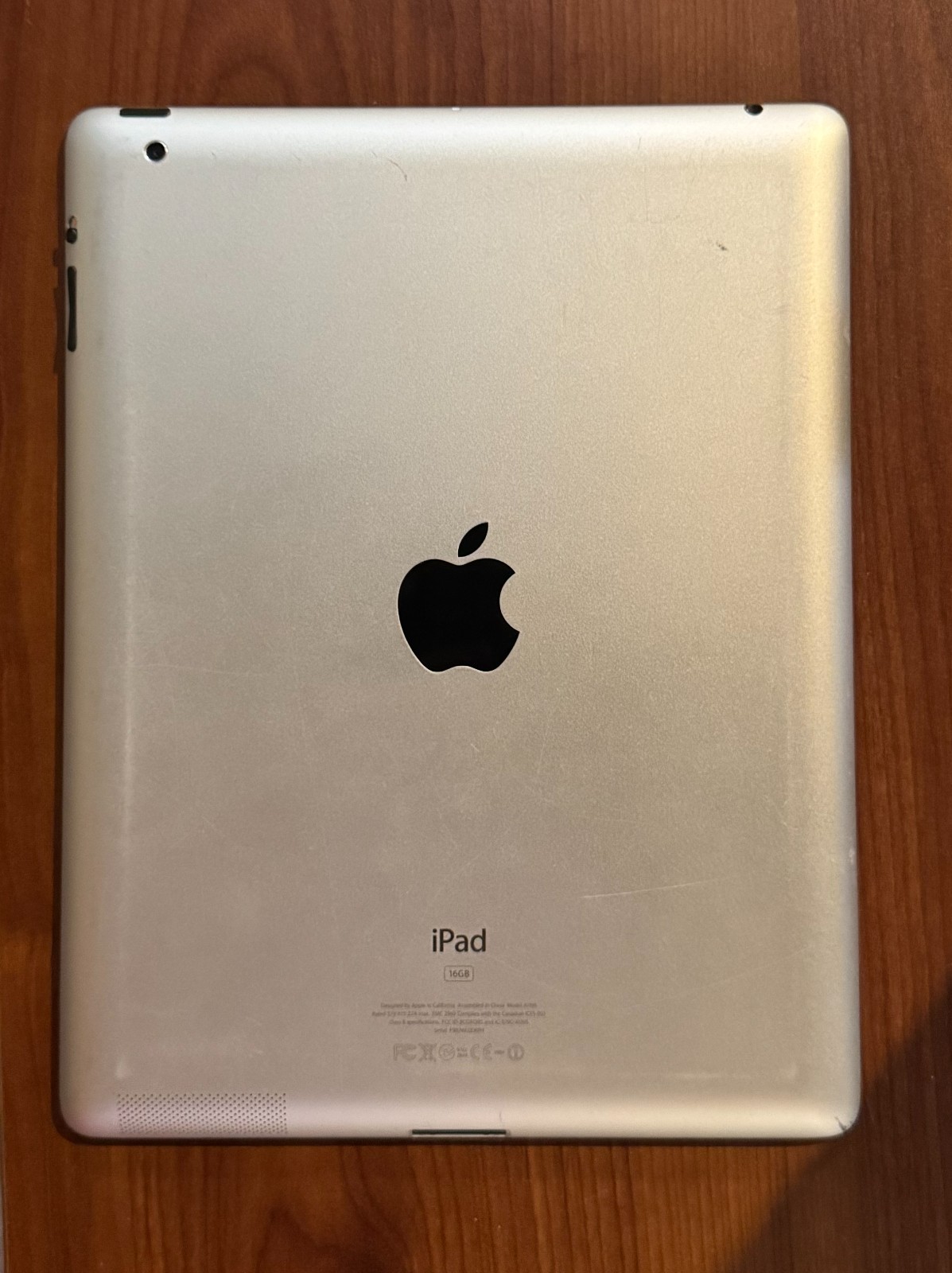 Apple iPad 2nd Gen 16GB Wi-Fi White w/ Original Charging Cable – Works Perfectly