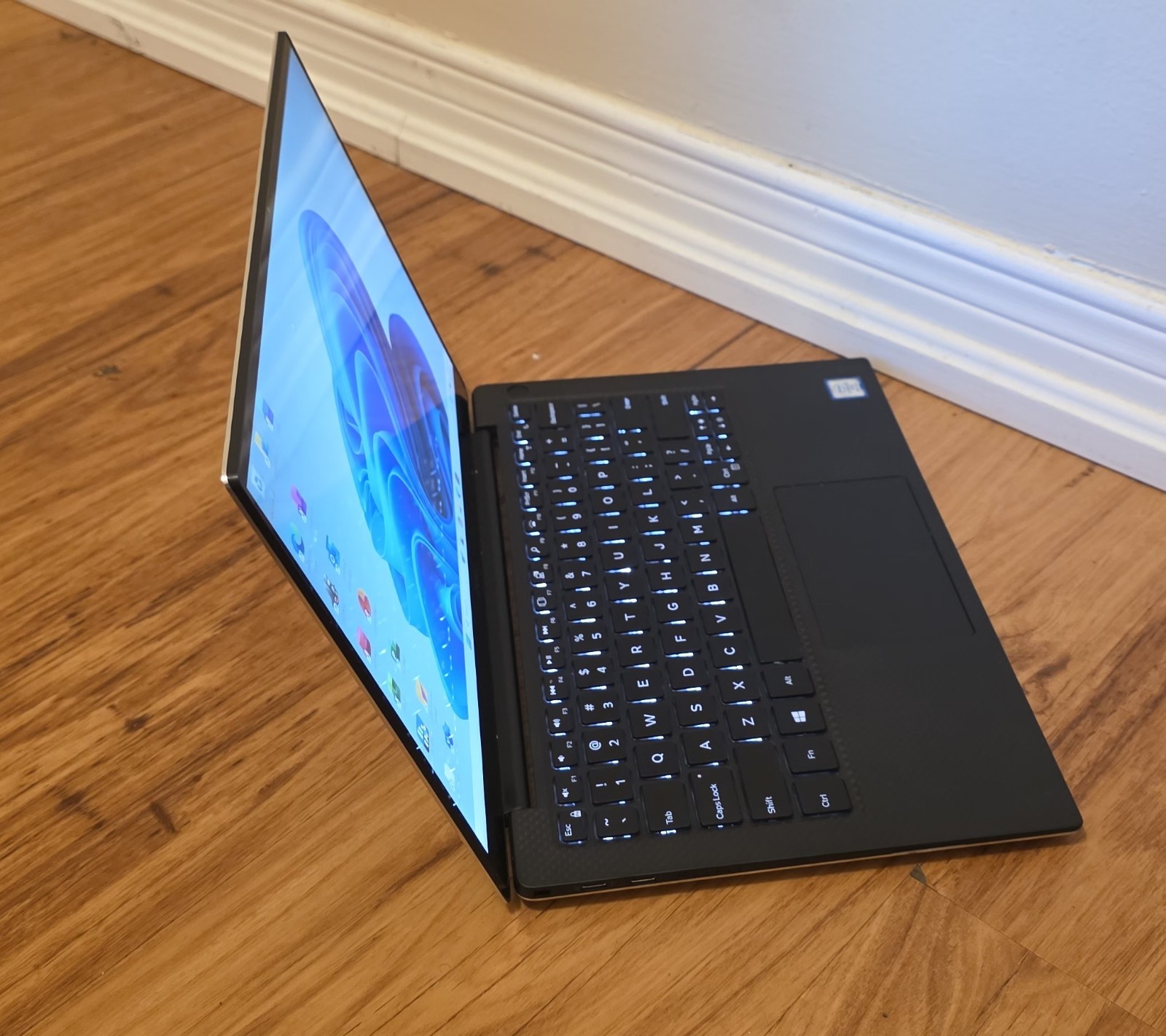 Dell XPS 13 9380 13″ 4K Touch | i5 8365u | 8GB Ram | 256 SSD | Win11Pro