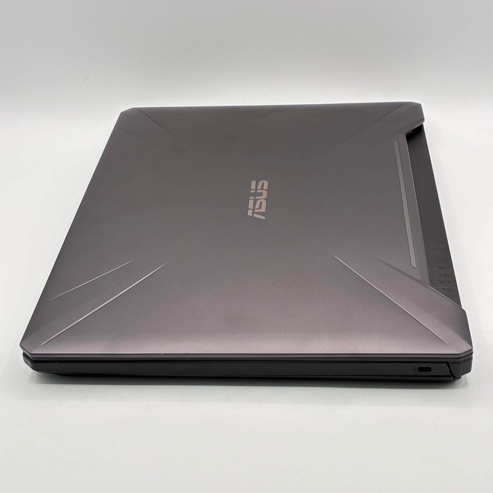 Asus TUF505D 15.6 inch Laptop AMD Ryzen 5 8GB 512GB