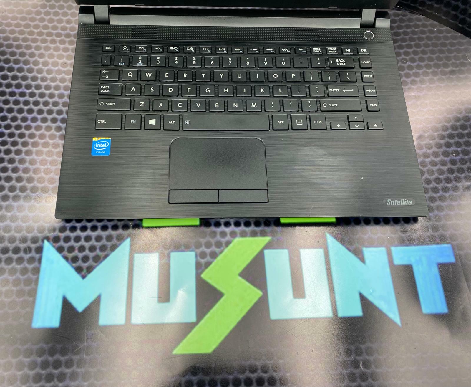 Toshiba Satelite CL45, 2 GB RAM, 64 GB SSD, read description