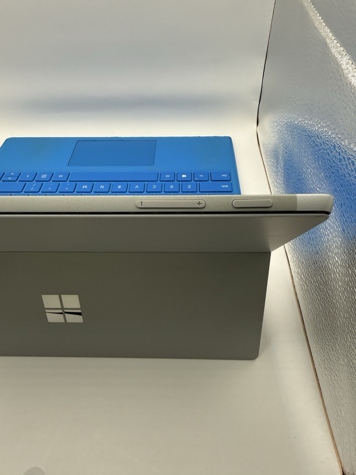 Microsoft Surface Pro 5 i5 4GB 128GB + Blue Type Cover