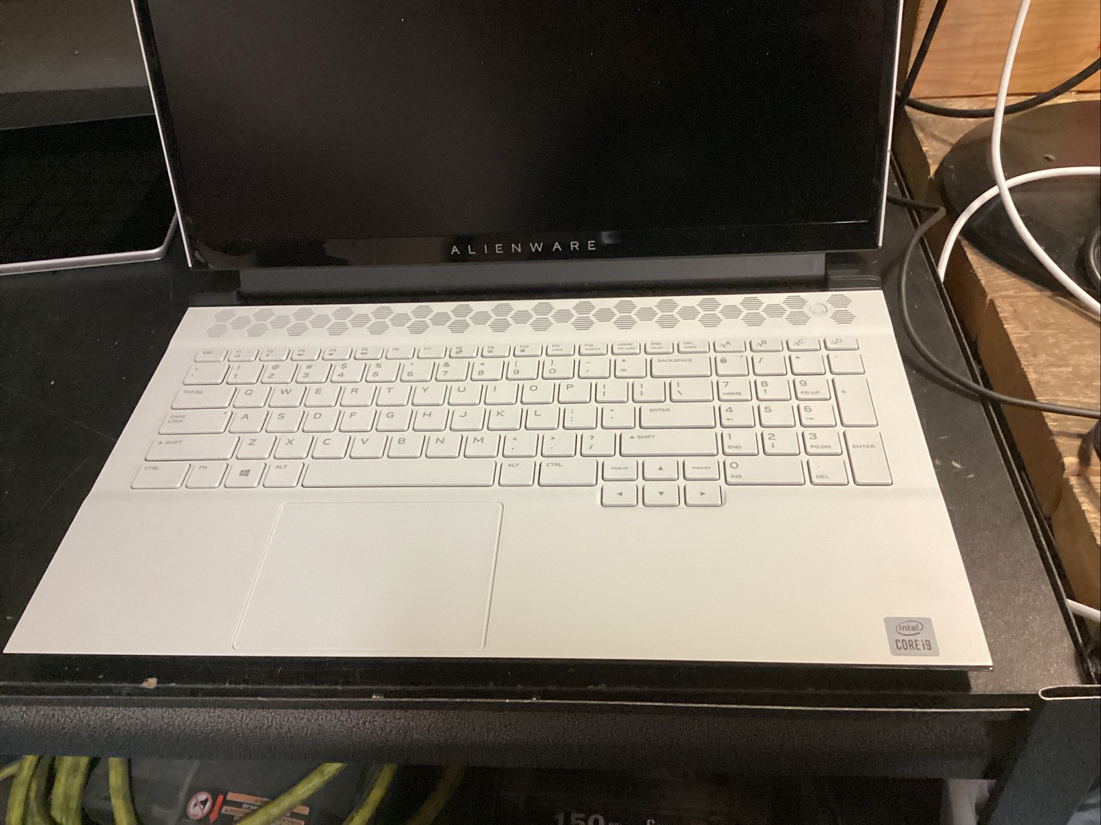 ALIENWARE M17 R3 i9-10980HK 32GB RAM 512GB (x2) SSD RTX 2070 No OS/CHARGER