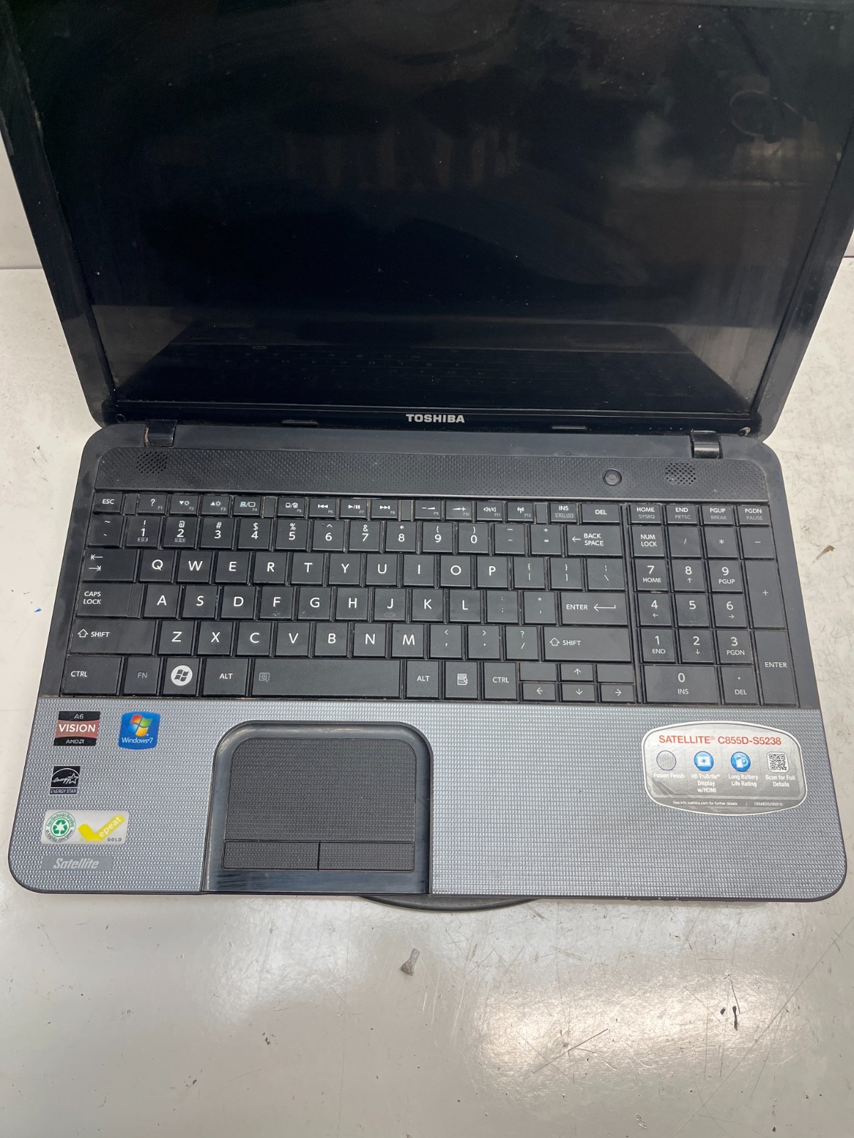 Toshiba Satellite C855D-S5238 AMD A6-4400M 2.70GHz 4GB NO HDD