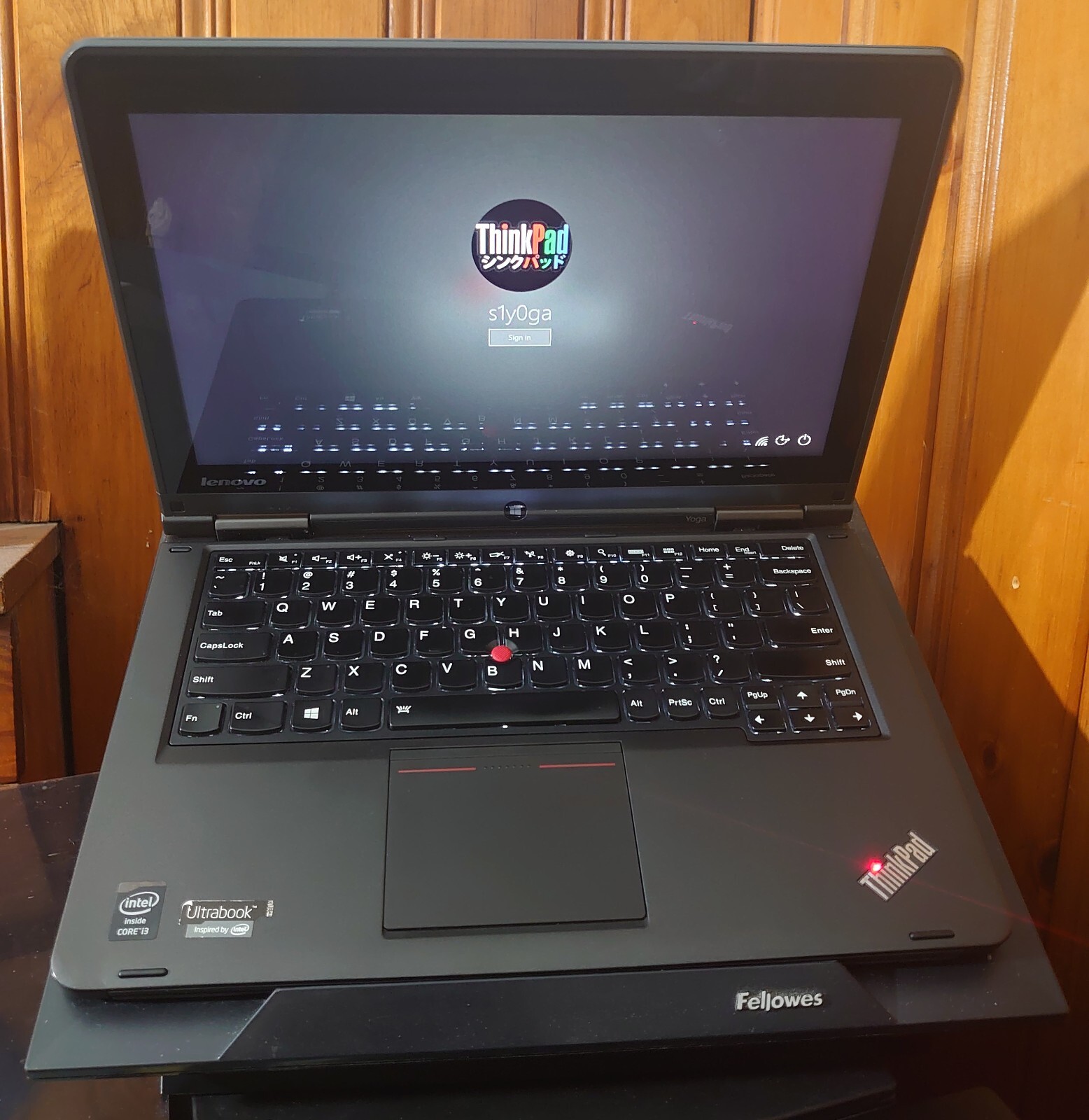 [Lenovo ThinkPad S1 Yoga i3-4010u, 128GB SSD + 500GB HDD, 4GB RAM NO CHARGER]
