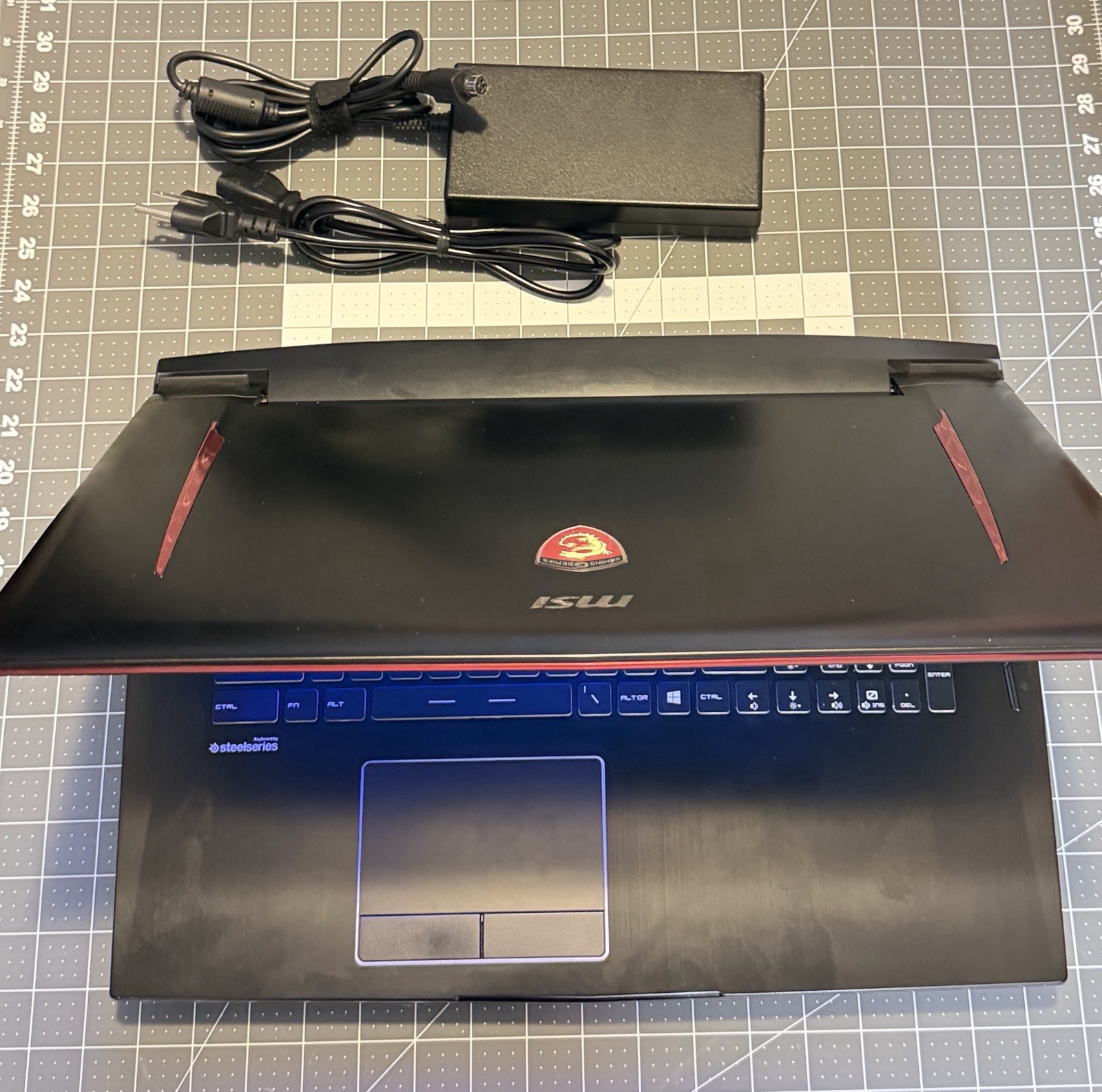 MSI 17.3 GT73 Titan i7-6820HK | 64GB | 1TB SSD + 4TB SSD | NVIDIA GTX 1080 8GB