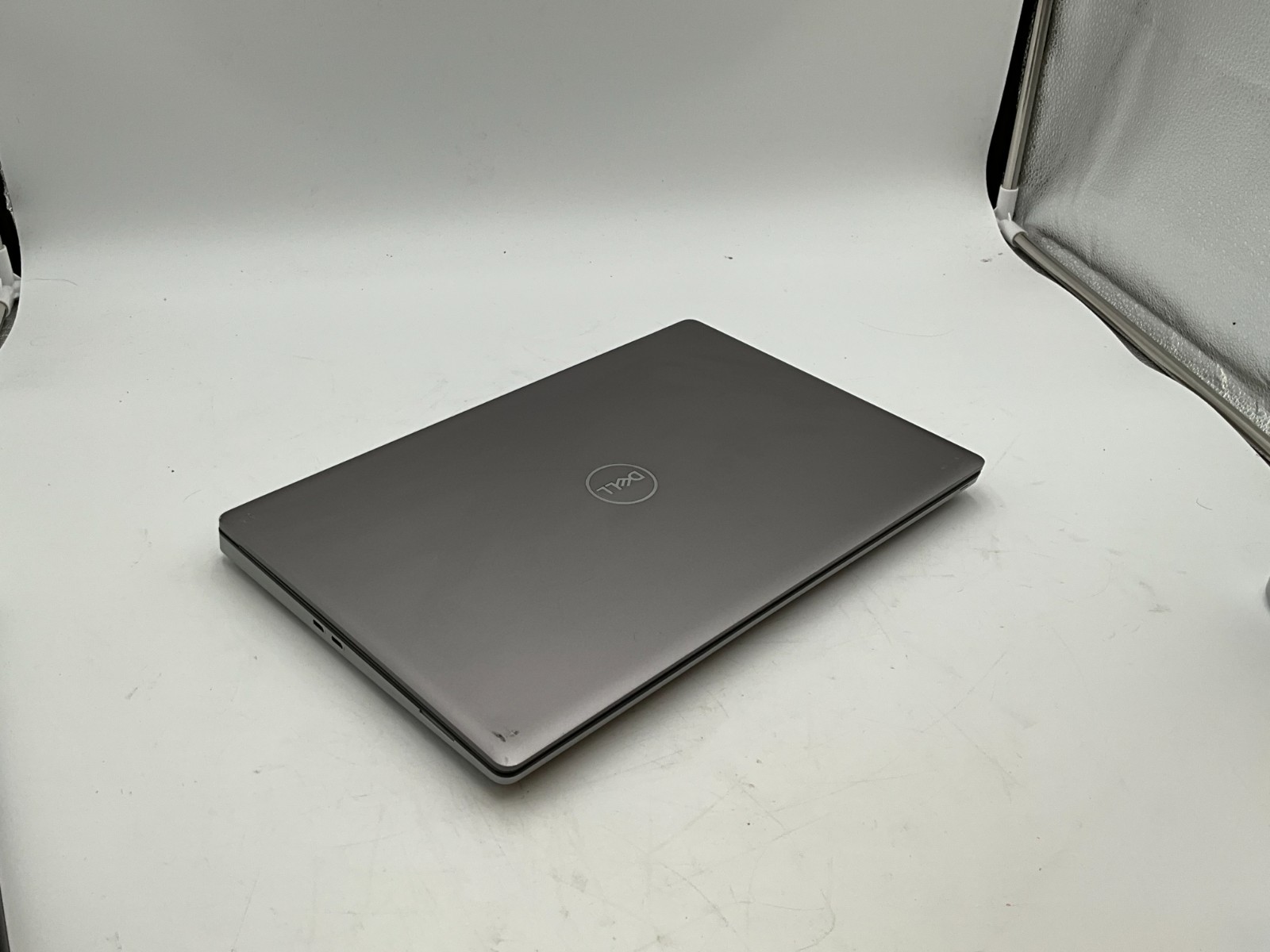 DELL Precision 7560 i7-11850H 2.50g 64GB 1TB T1200 15.6″ WIN11 Laptop GWJ51J3