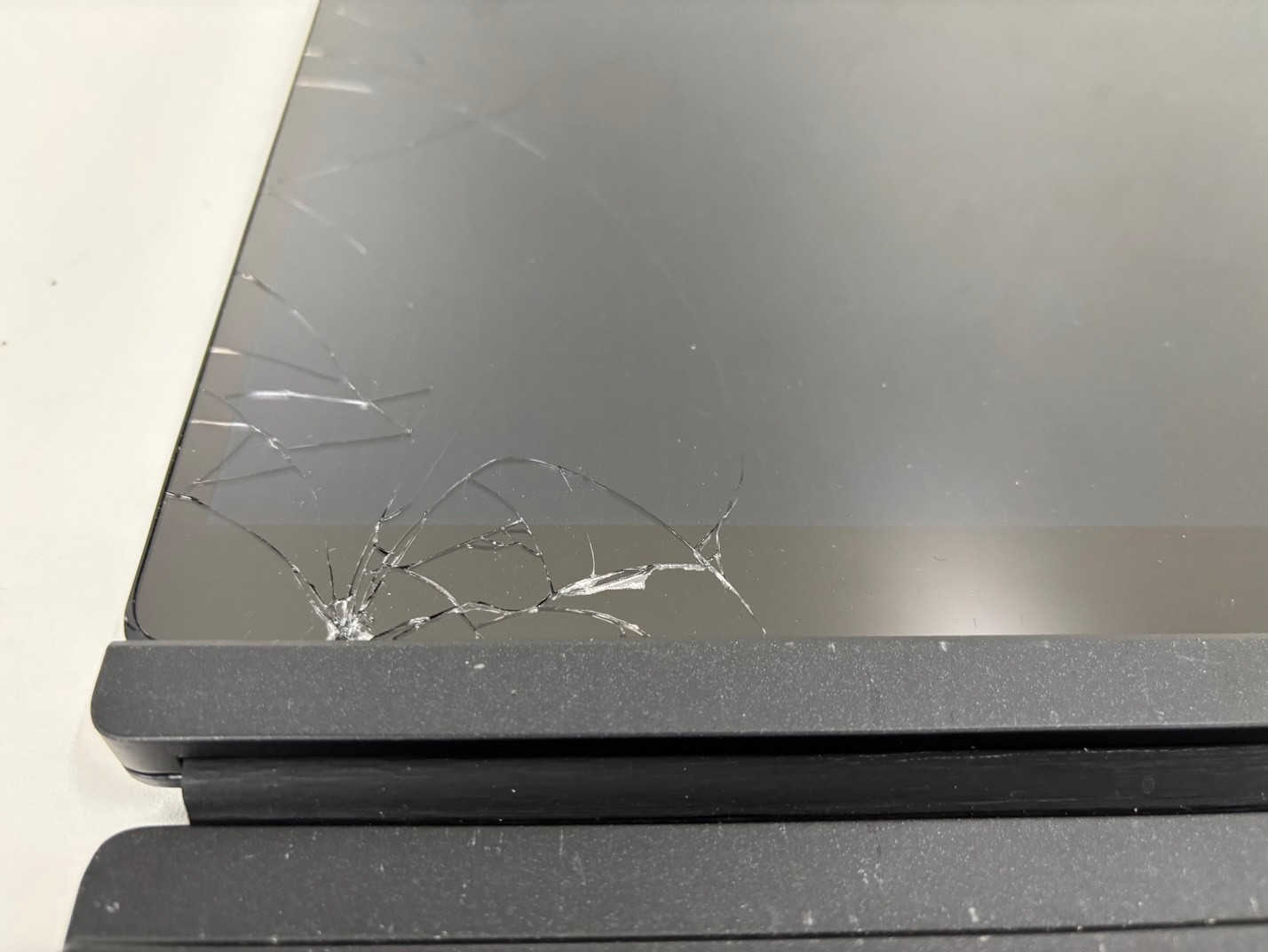 Dell Latitude 7275 12″ Intel m5-6Y57 8GB 128SSD No Power Broken Glass for Parts