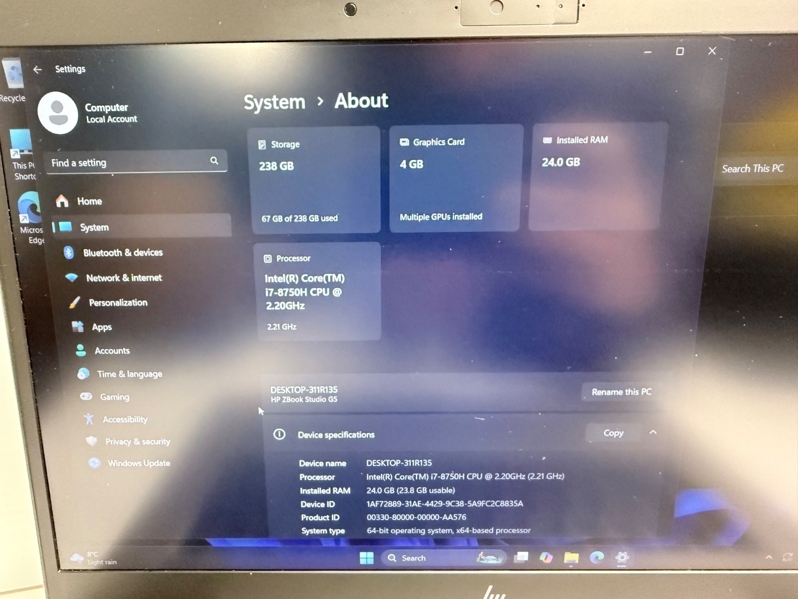 HP ZBook Studio G5 | i7-8850H | 24GB DDR4 | P1000 | 15.6″ l 256 GB SSD