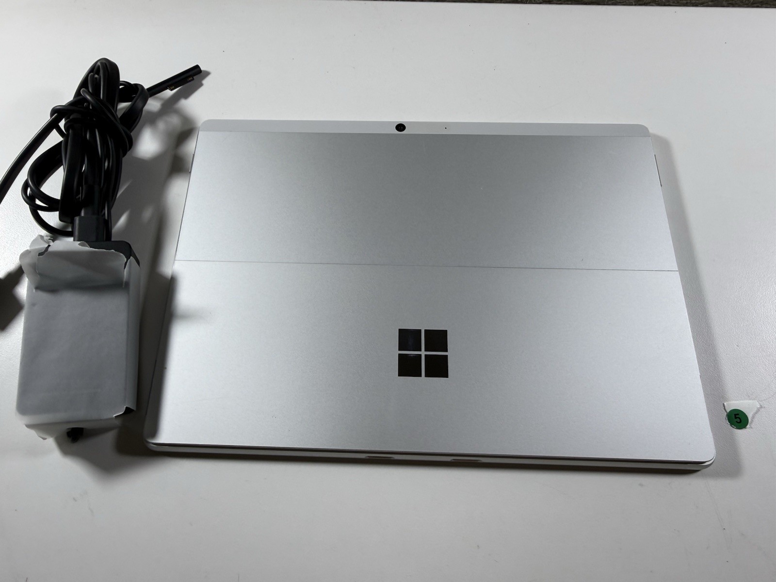 Microsoft Surface Pro 8 (1982) i5-1145G7 – 16GB RAM – 256GB 120Hz – Win 11 Pro