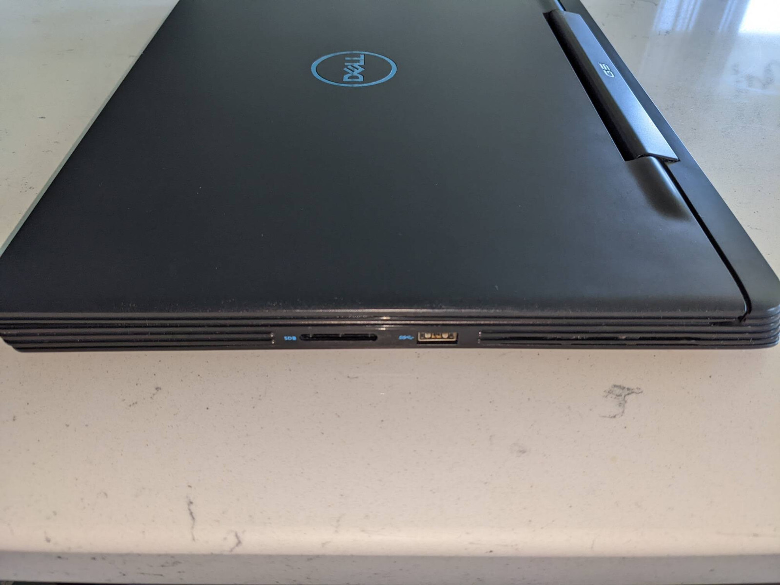 Dell G5 5590 Intel Core i7-9750H 2.60 GHz 15.6 in 1 TB SSD 16 GB RAM 144 FPS