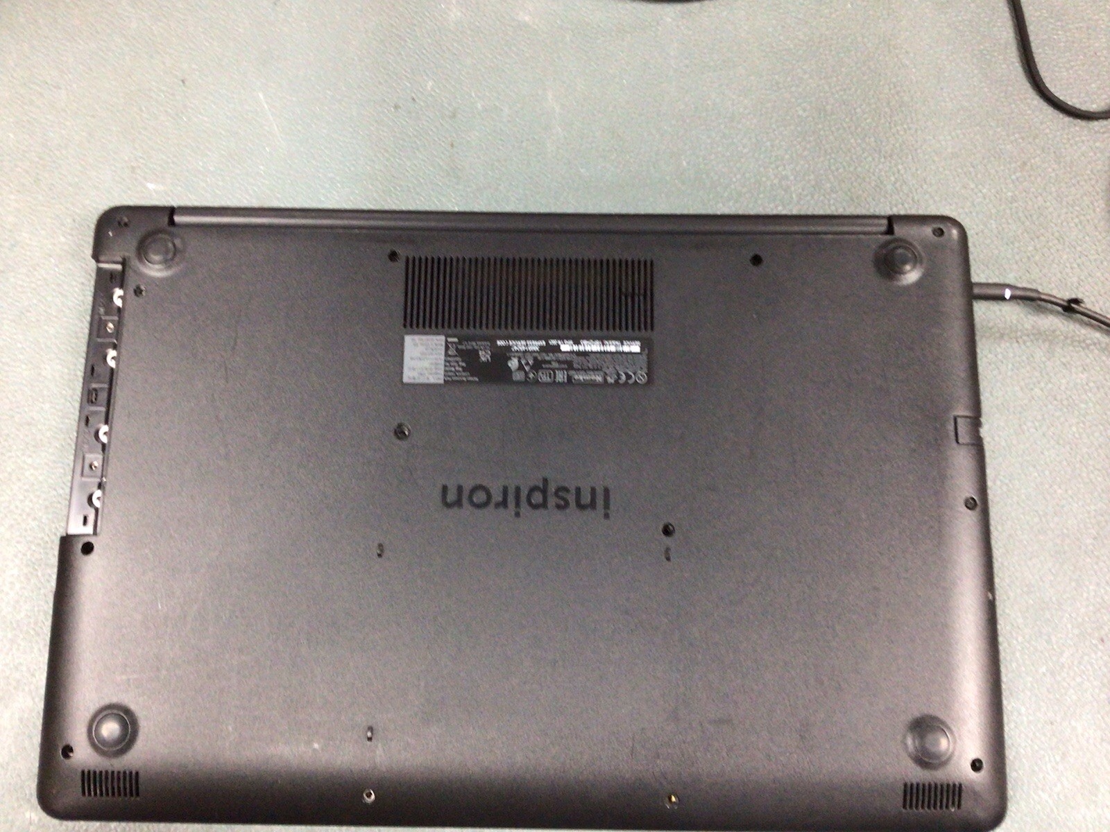 Dell Inspiron 3793 AS IS | 17.3” | i5-10th 1.0GHz | 16gb RAM | No Drive/OS/AC