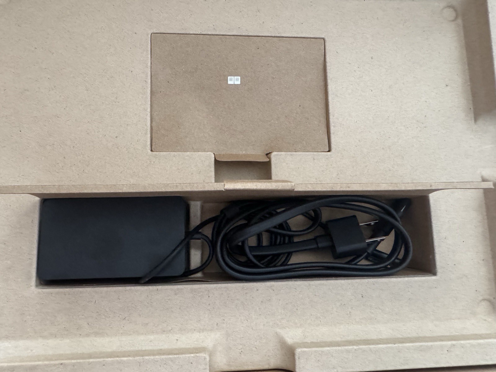 Microsoft Surface Laptop 6 15″ Ultra 7 165H 16GB 512GB W11P ZLQ-00001