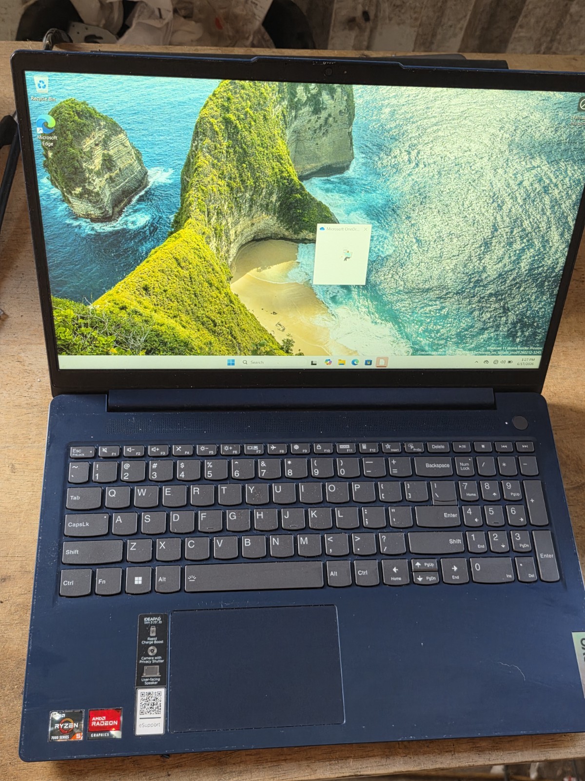 Lenovo IdeaPad Slim 3 15ABR8 15.6″ (512GB SSD, AMD Ryzen 5 7530u Touch 16gb