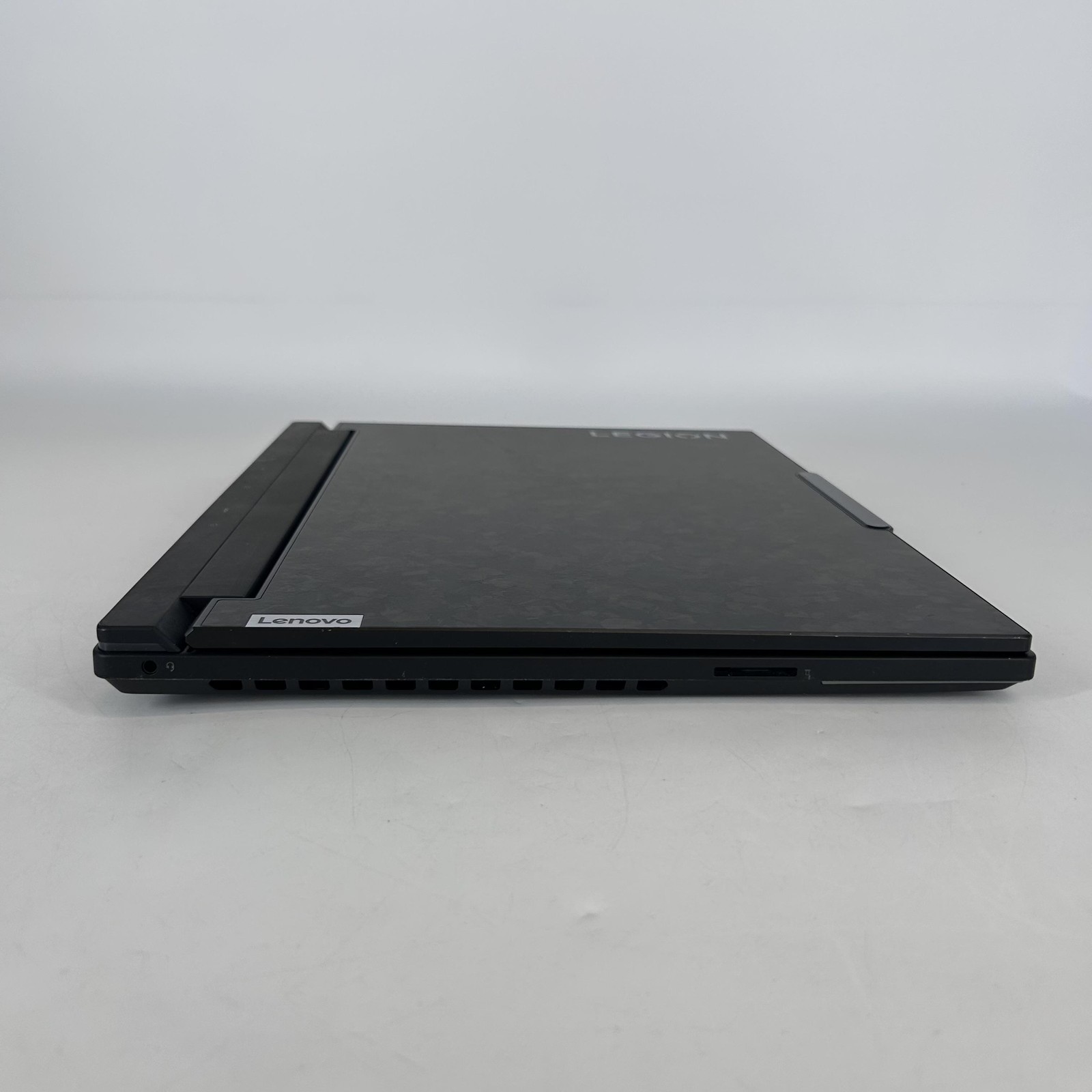 Lenovo Legion 9i Gen 9 16 165Hz QHD+ i9-14900HX 64GB 1TB SSD RTX 4080 LCD BLEED