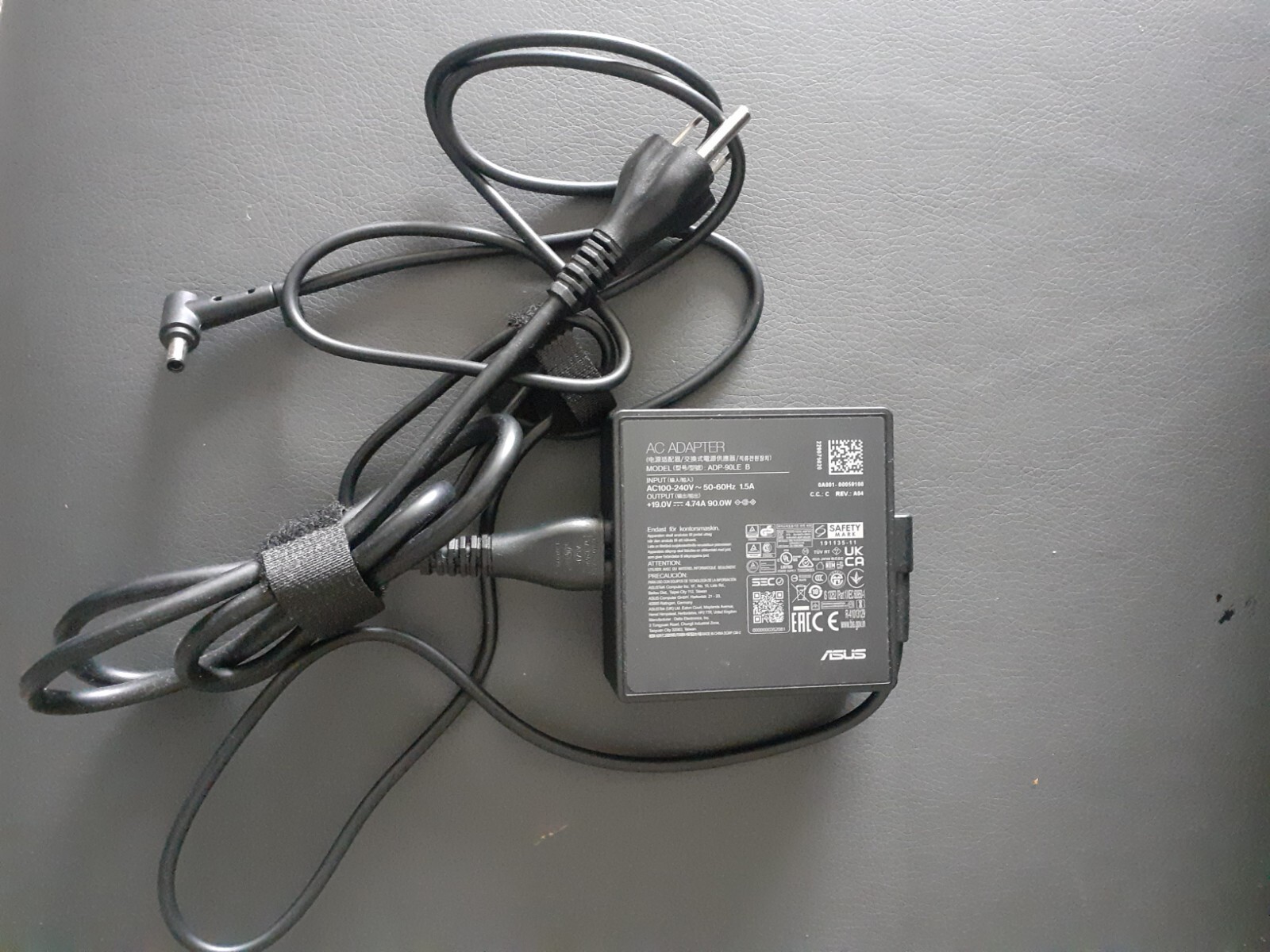 Asus Vivobook LAptop 19 v 4.7A 90W NBNDCX06F042470 NFD 2022