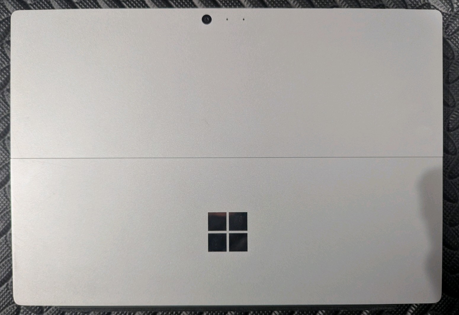 Microsoft Surface Pro 4 4GB RAM 120GB SSD i5 2.40GHz Win 10 Pro Keyboard/Charger