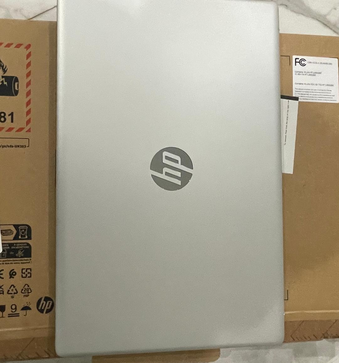HP 17.3″ + Touchscreen Laptop – AMD Ryzen 5 7430U -16GB Memory – 1TB SSD – W11