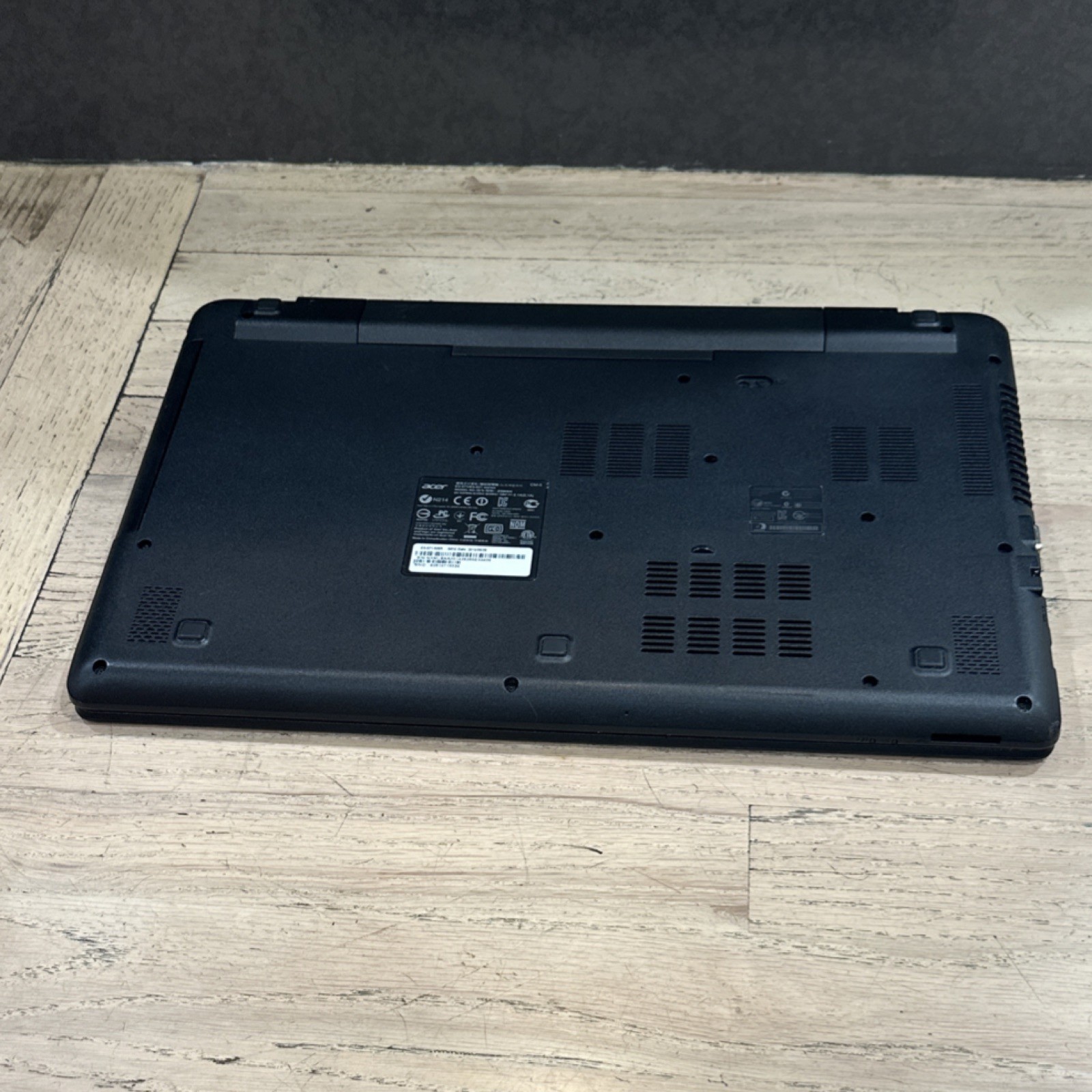 Acer Aspire E5-571 Laptop Intel Core i5 16GB RAM 512GB SDD Windows 11 Black