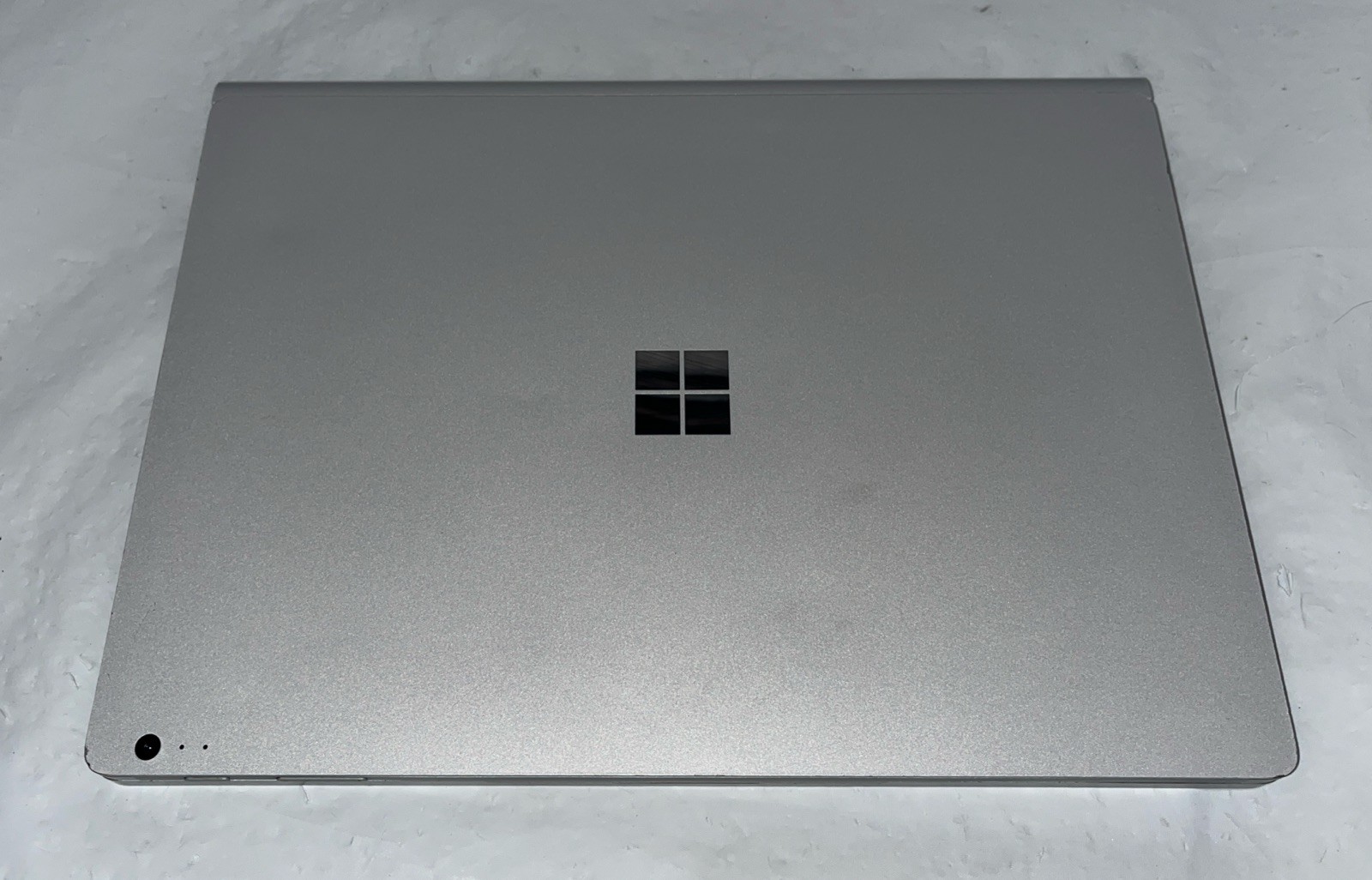 Microsoft Surface Book 2 1832 13.5″ i7-8650U@1.9GHz, 8GB RAM, 256 SSD *READ*