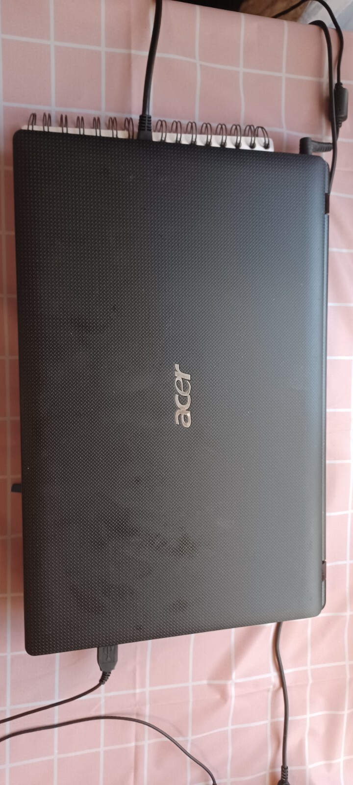 acer laptop, black, includes charger, acer 7, windows 10, 7×5