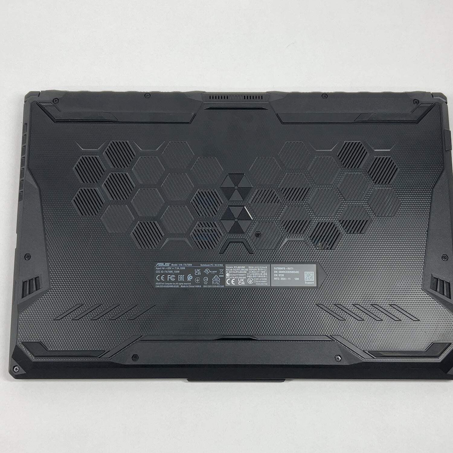 Asus TUF A17 15.6″ Ryzen 7 7435HS 3.1GHz 8GB RAM 512GB SSD GeForce RTX 2050
