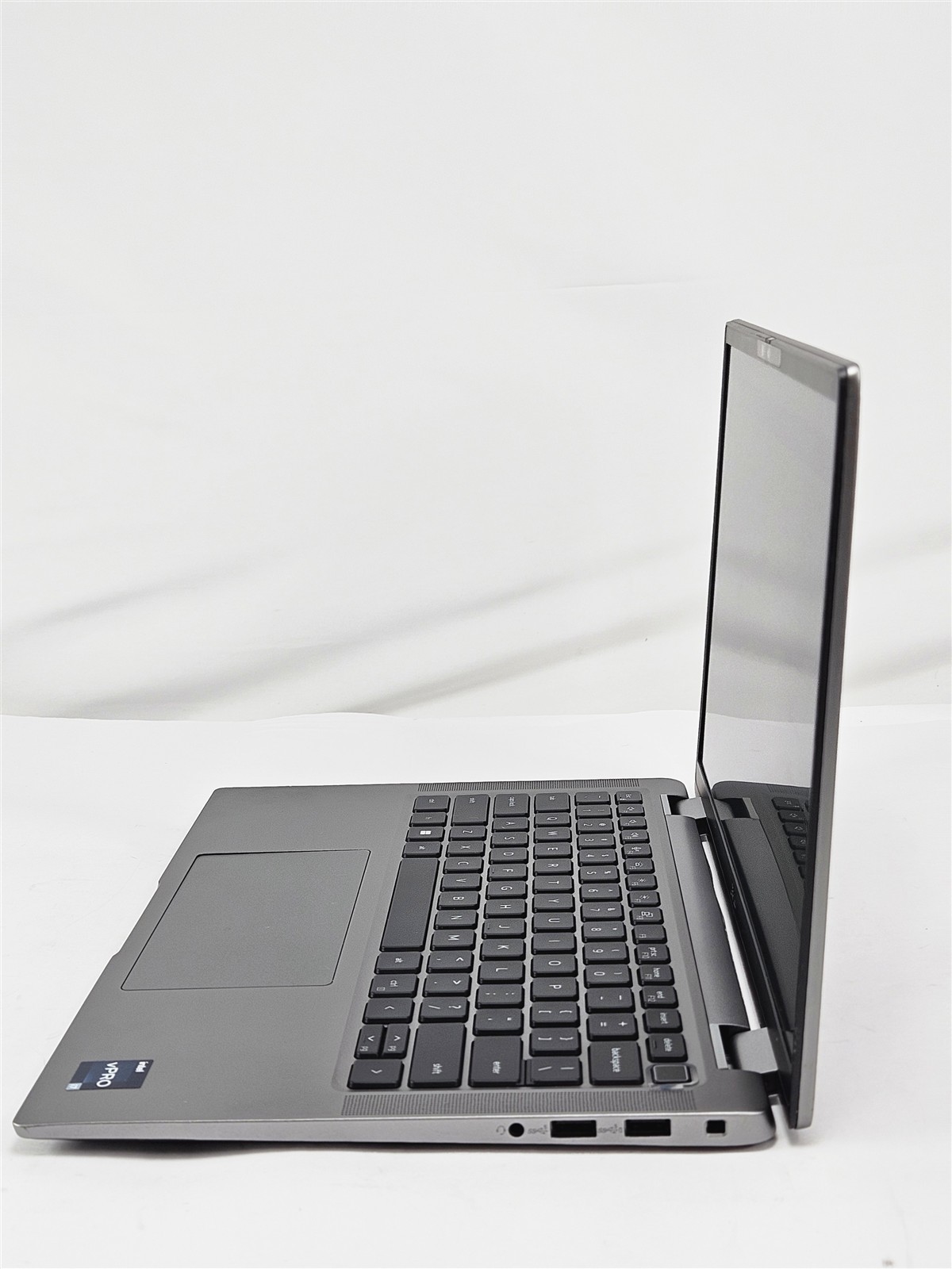 Dell 14″ Latitude 7440 Intel Core i7-1365U 16GB 256GB SSD Iris Xe