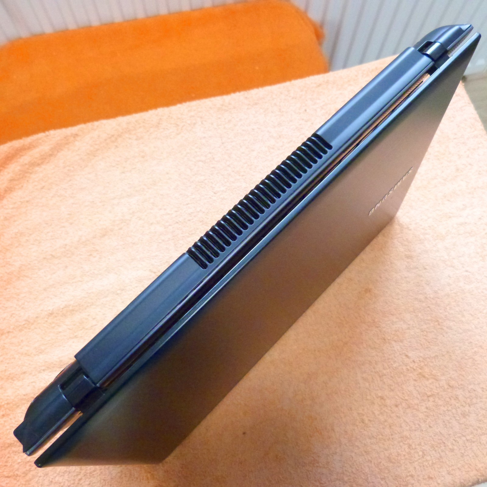 Samsung QX412 14″ METAL Netbook l Windows 11 l SSD NEW l 10GB RAM TURBO i5