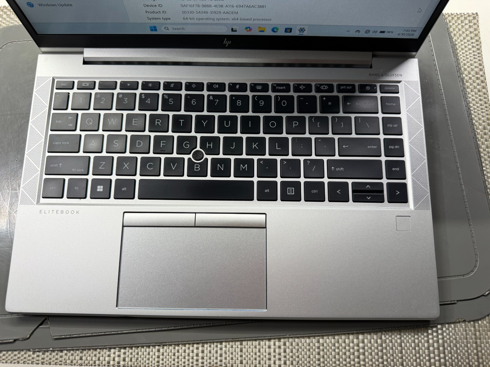 hp elitebook 845 G8 LAPTOP,AMD RYZEN 5 PRO, 16GB RAM 2T M.2