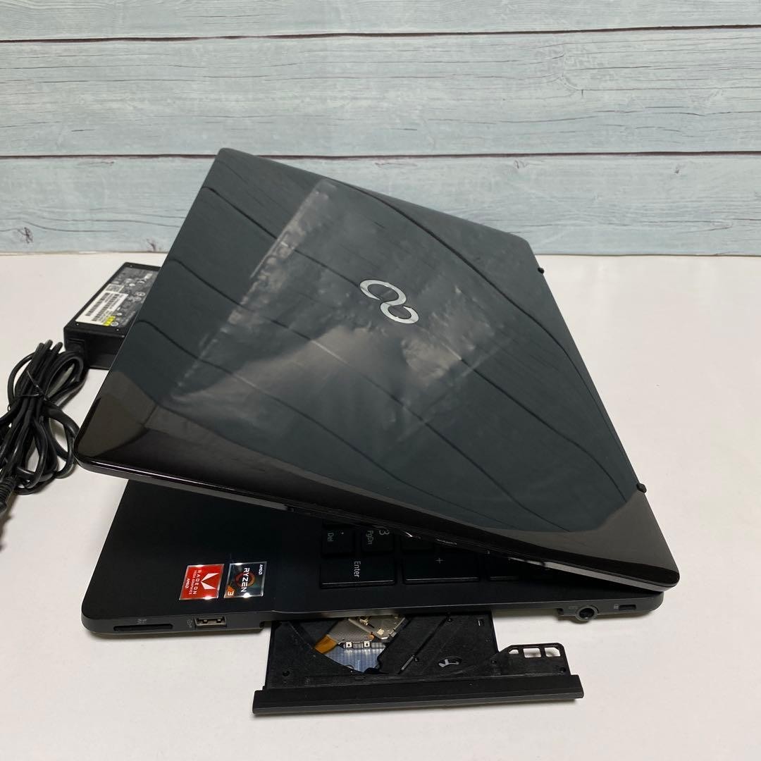 FUJITSU LIFEBOOK Laptop Windows 11 Pro 64 bit RYZEN 3 SSD 128GB Black Used Japan