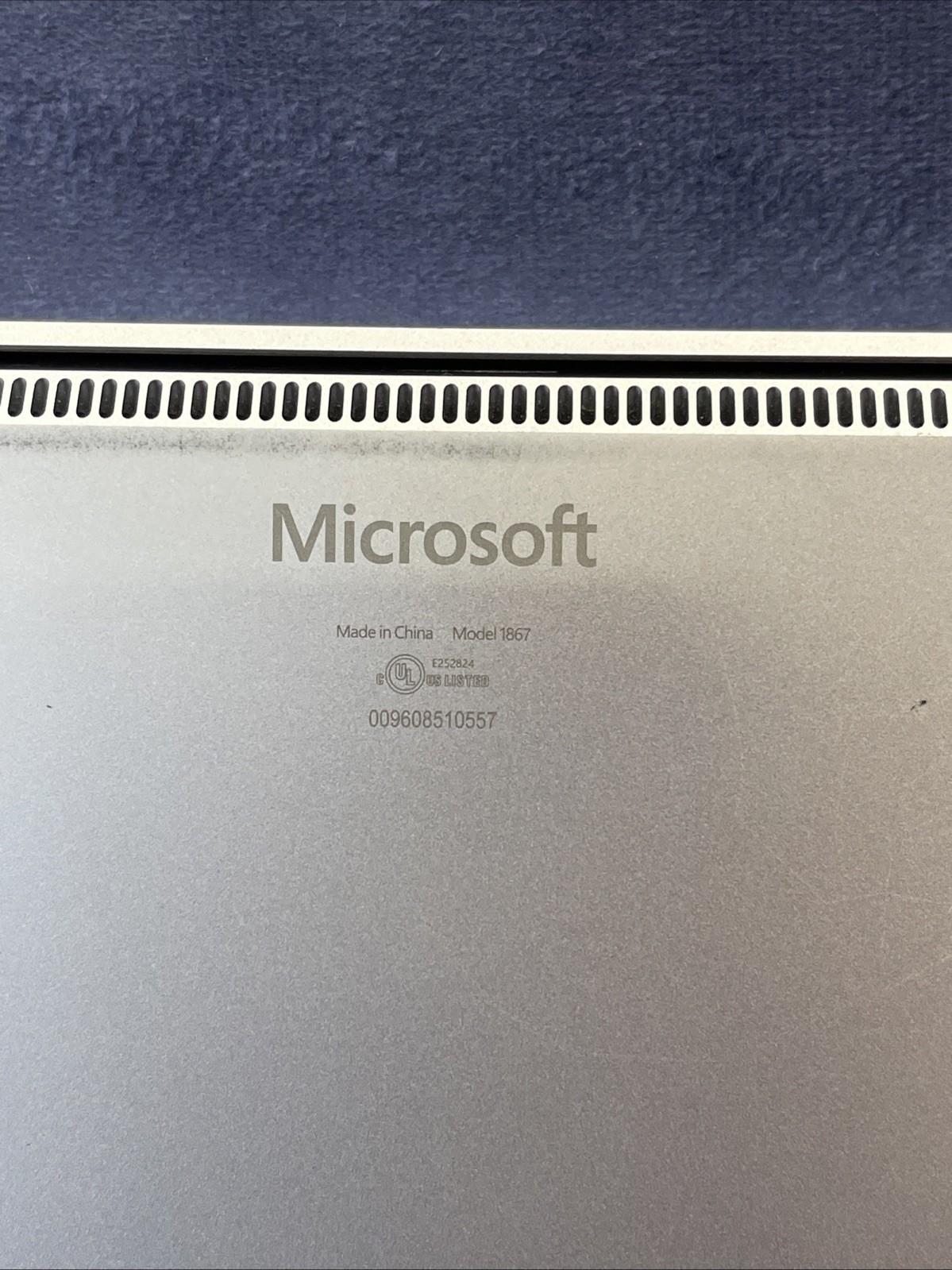 Microsoft 1867 Tested LCD Screen w/ Chassis & Battery – No Motherboard