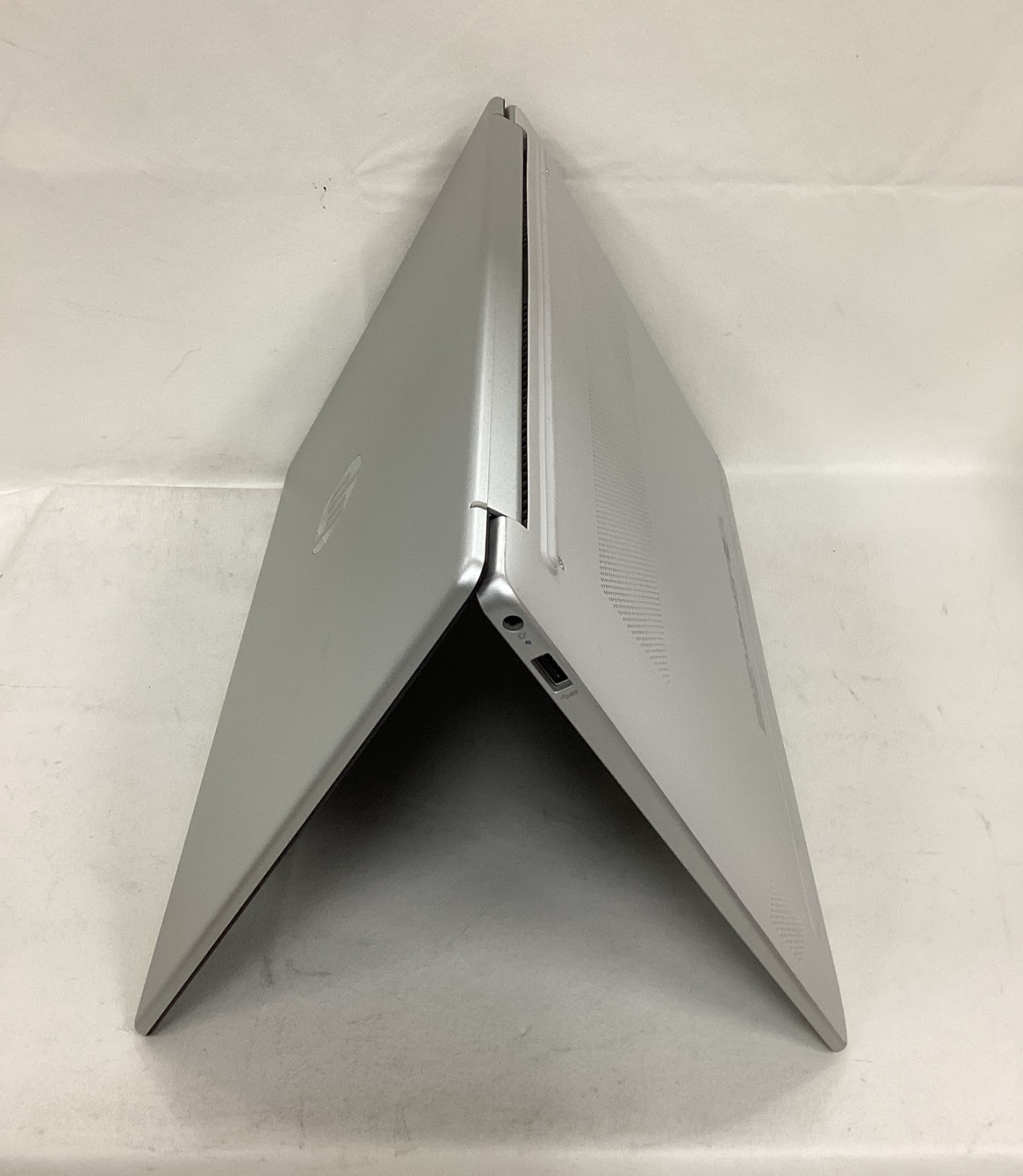 HP 15.6″ Touch Laptop i5-1155G7 • 8 GB RAM •512GB SSD • Damage Screen