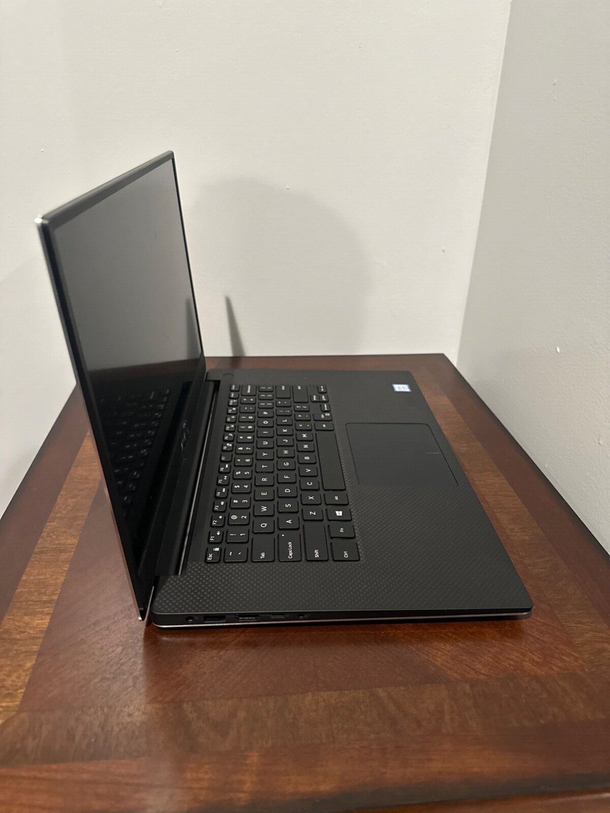 Dell XPS 9570 w/Intel Core i7-8750H @2.20GHz, 16GB RAM, NVIDA 1050