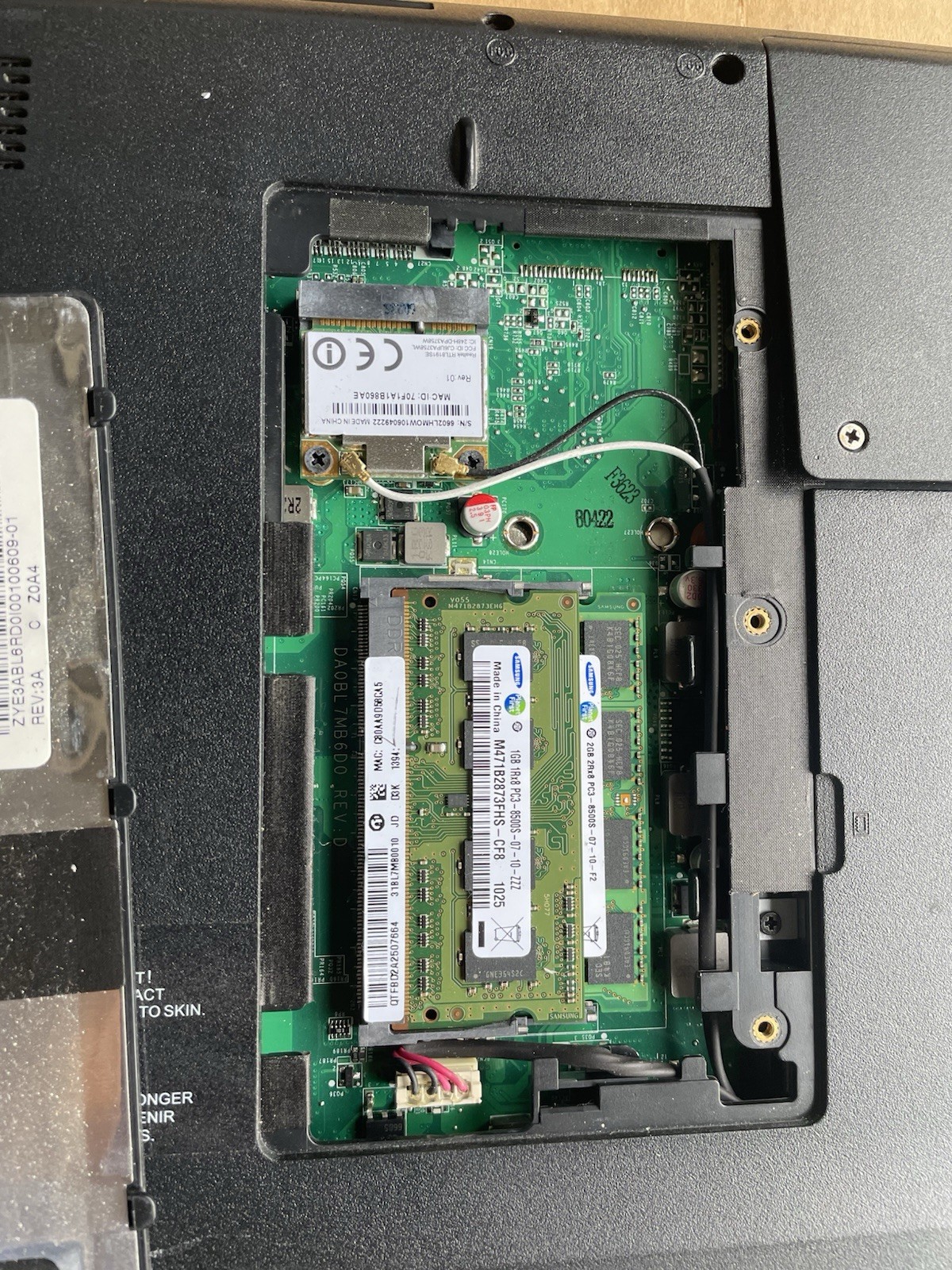 Toshiba Satellite L655D-S5050 AMD Laptop 3GB RAM No HDD *FOR PARTS* READ*