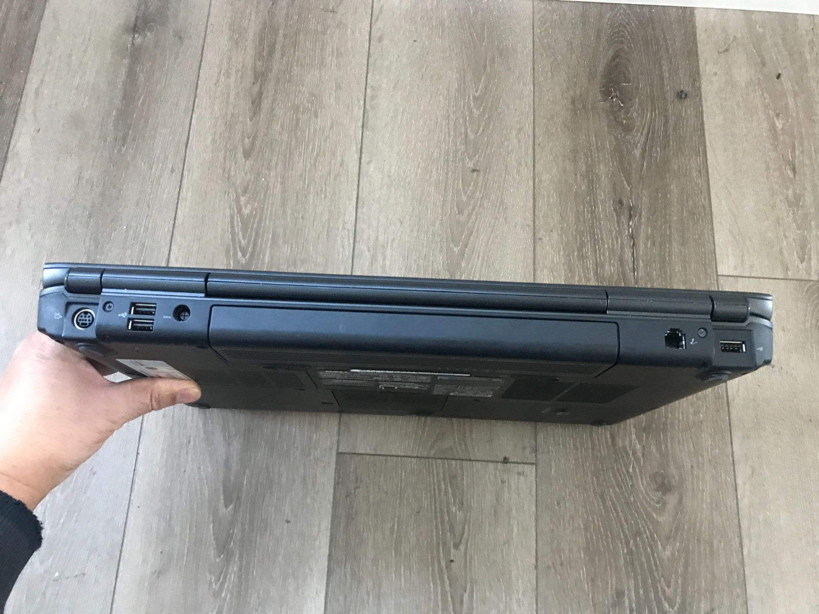 Dell VOSTRO 1700 17″ Intel Celeron 550 2.00GHz 1.00GB RAM 120GB HDD Win 7 Pro