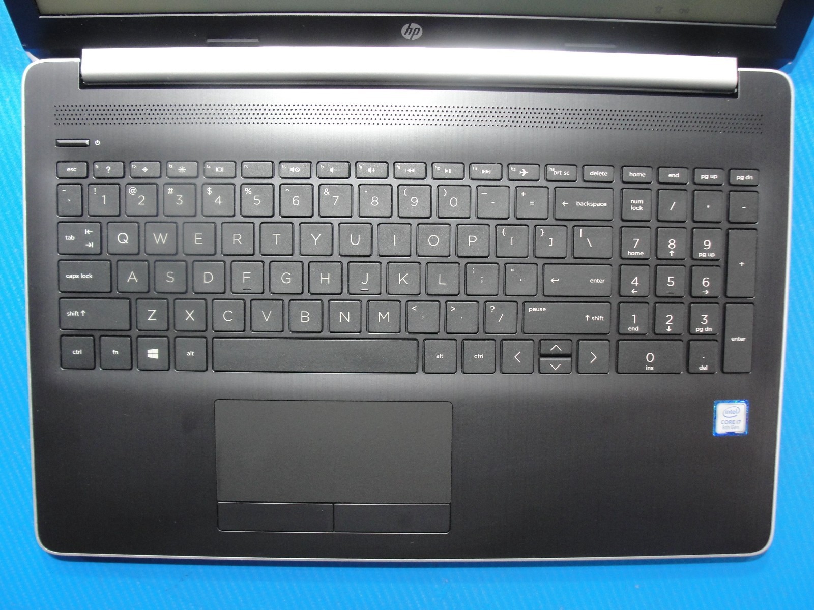 HP 15-DA1005DX 14”HD TOUCH Core i7-8565U 1.8GHz 12GB SSD Reset 256GB+Charger