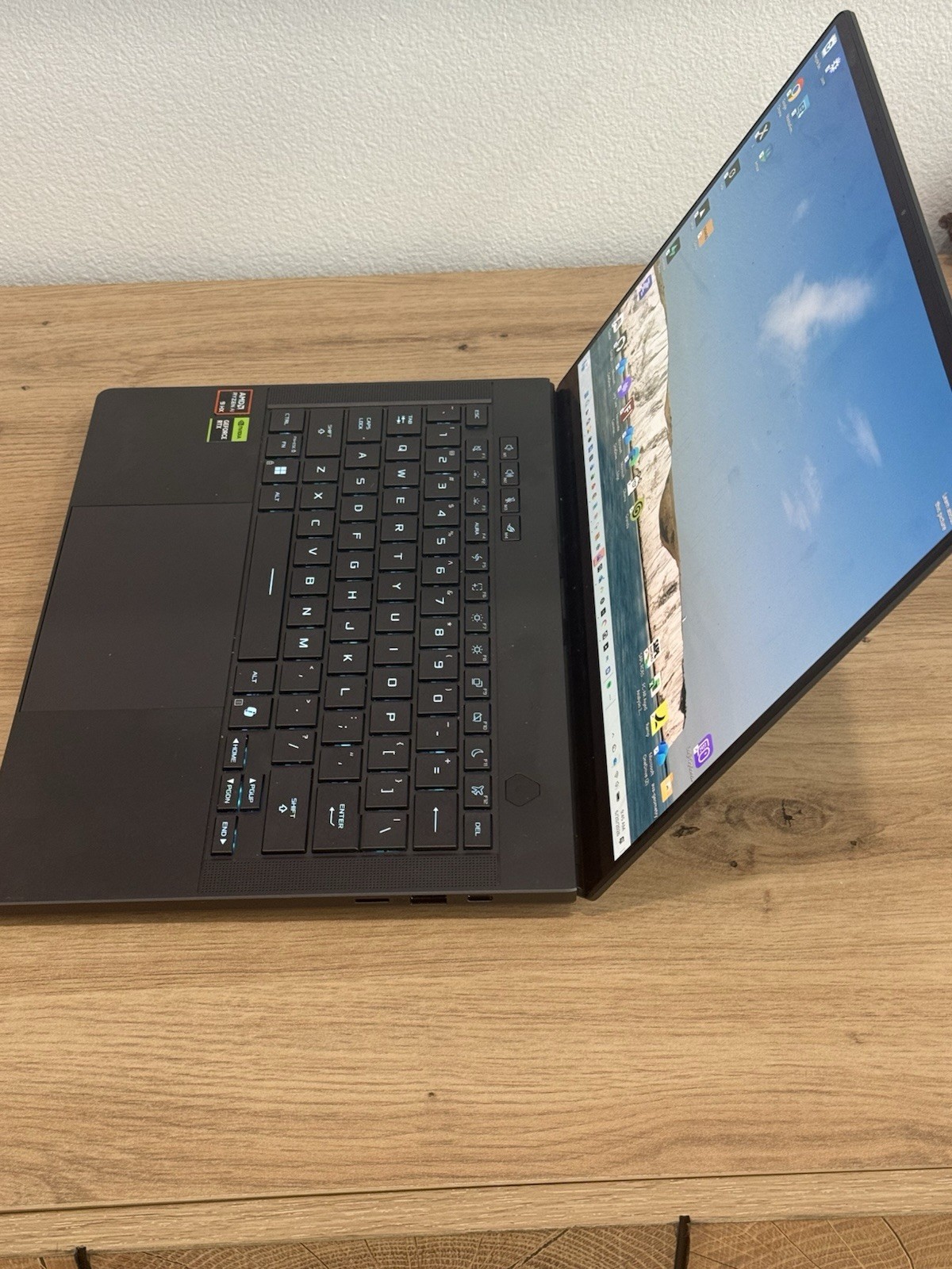 ASUS ROG Zephyrus G14 14″ OLED 3K 120Hz-Ryzen AI 9 HX 370 – 32GB -RTX 5070 Ti