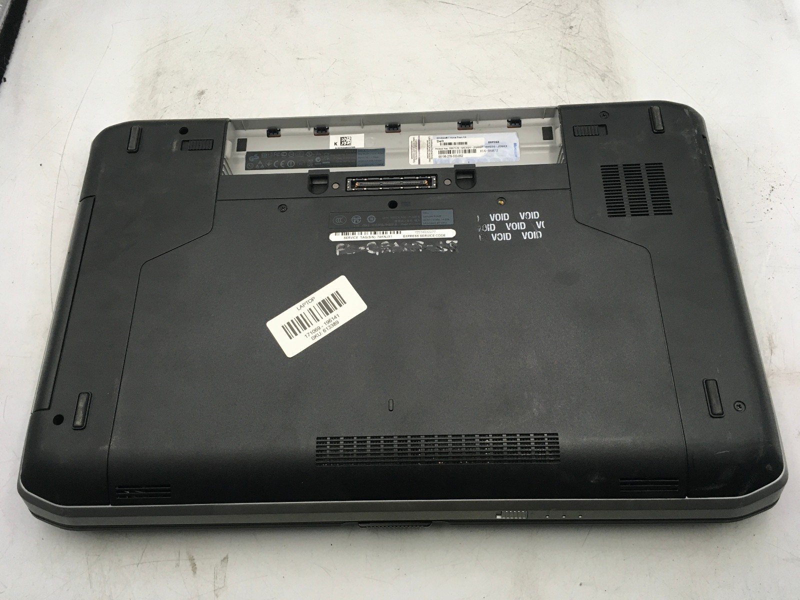 DELL LATITUDE E5530 – FOR PARTS/NO BOOT – INTEL I3 3RD GEN – NO RAM -15″-READ-BB