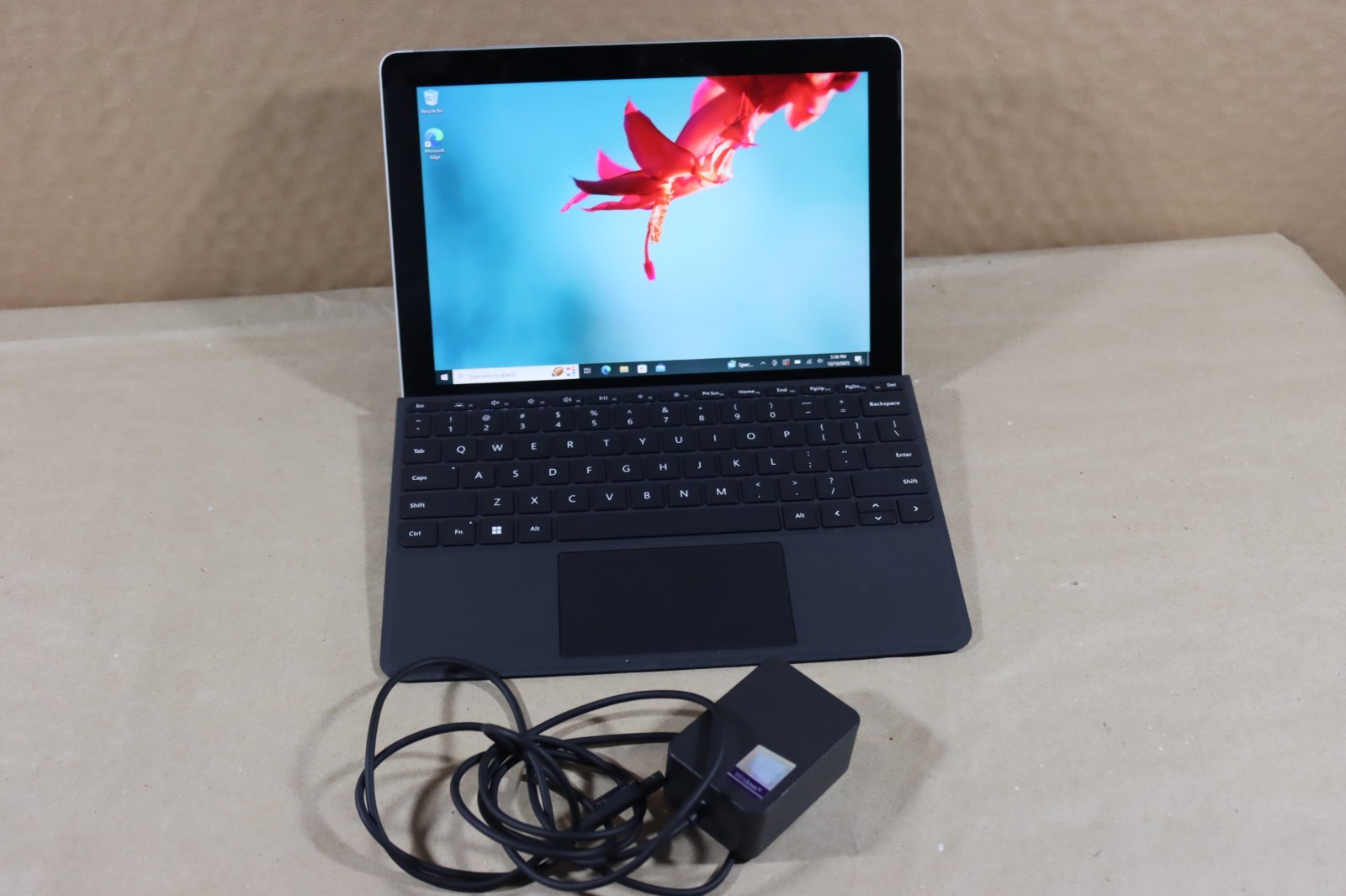 Microsoft Surface Go LTE 1825 10.5″ 8GB RAM 128GB SSD Cellular + Wifi