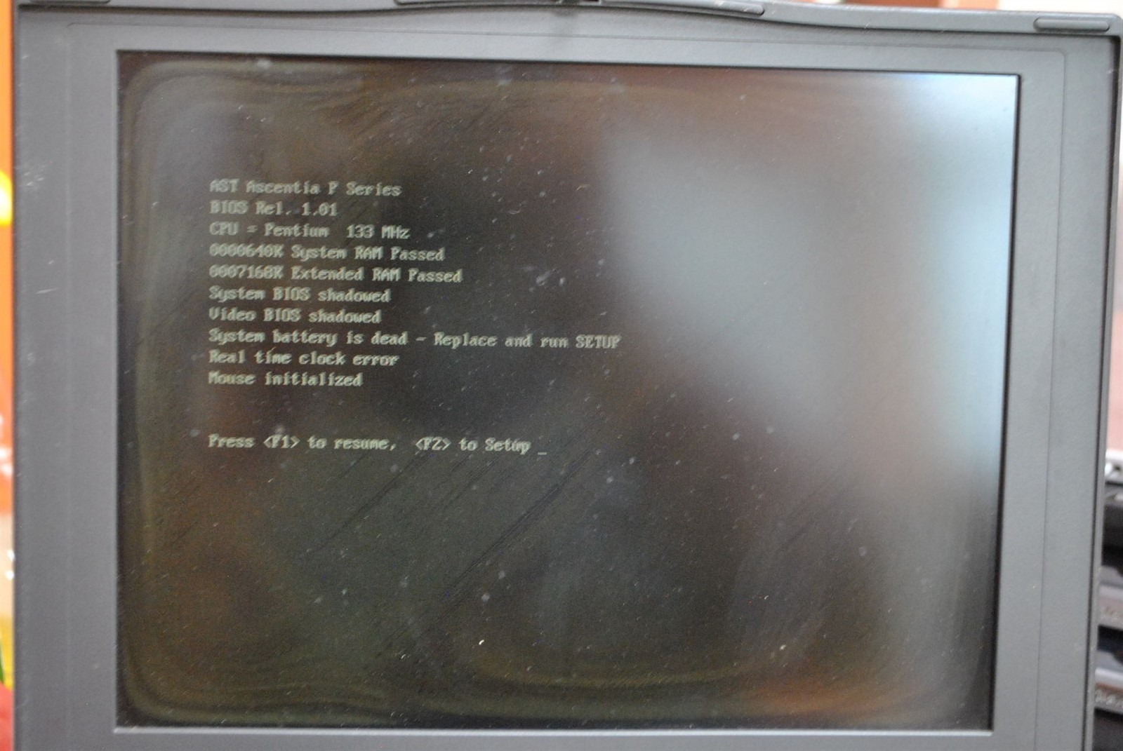 Bad LCD AST Ascentia P Series Laptop Intel Pentium 133MHz 8MB 0HD No PSU AS-IS