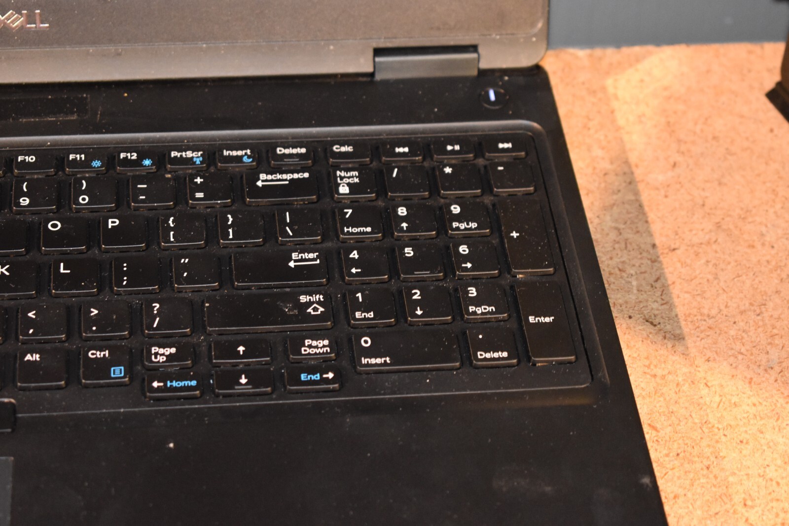 Dell Latitude 5590 Quad Core i5-8350U 1.6 GHz 16GB RAM 256GB SSD Windows 11 Pro