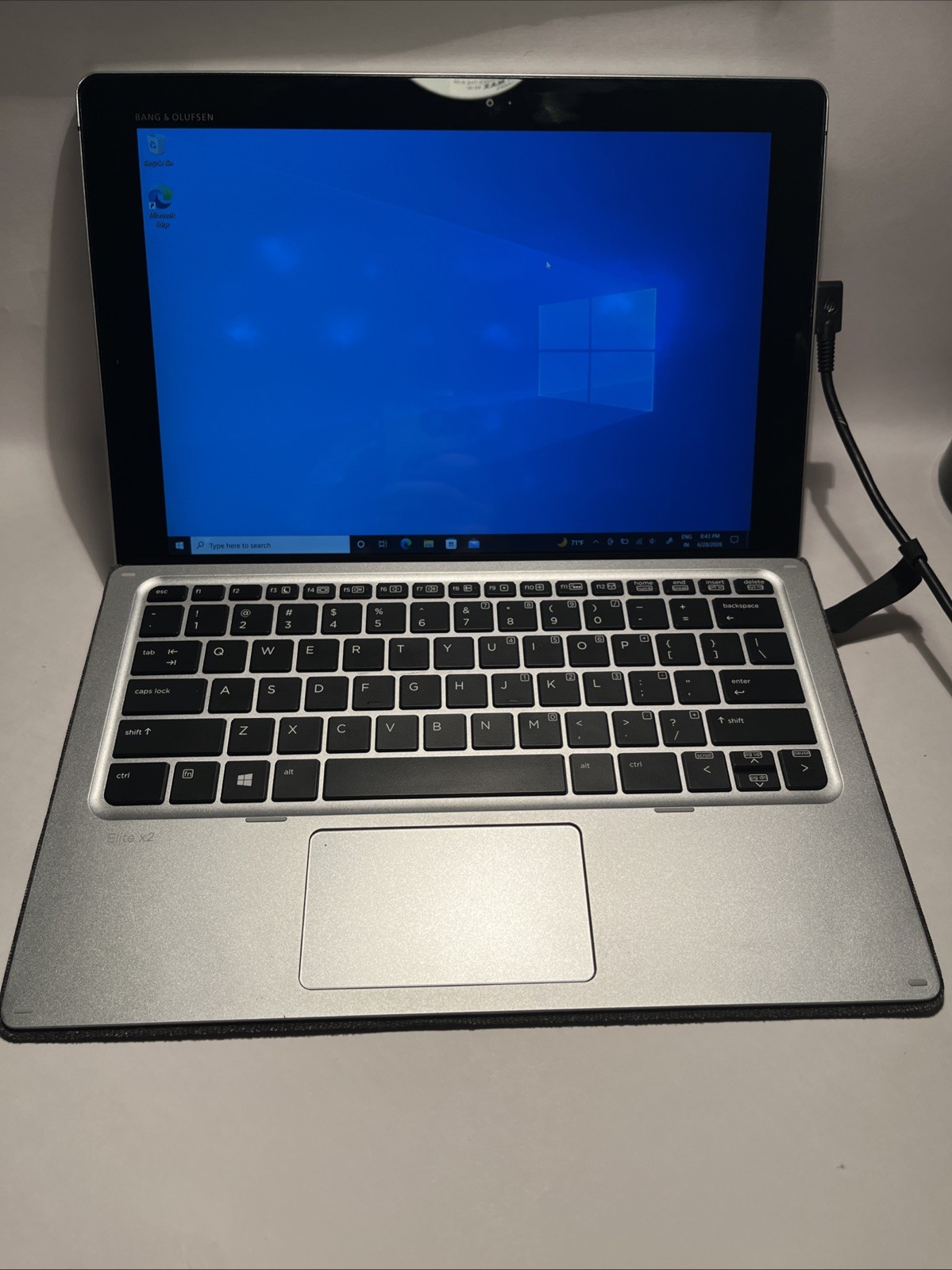 HP EliteX2 1012 G1 Intel M7-6Y75 8GB Ram 256GB SSD 12” 2 IN 1 – Read Description
