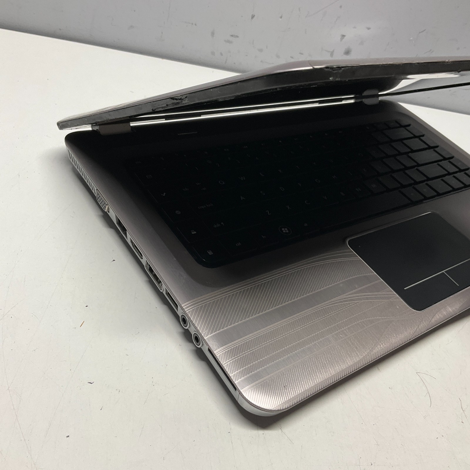 HP PAVILION DV6 Laptop Intel Core i5-M480 @ 2.67 GHz 4GB NO HDD/BATTERY